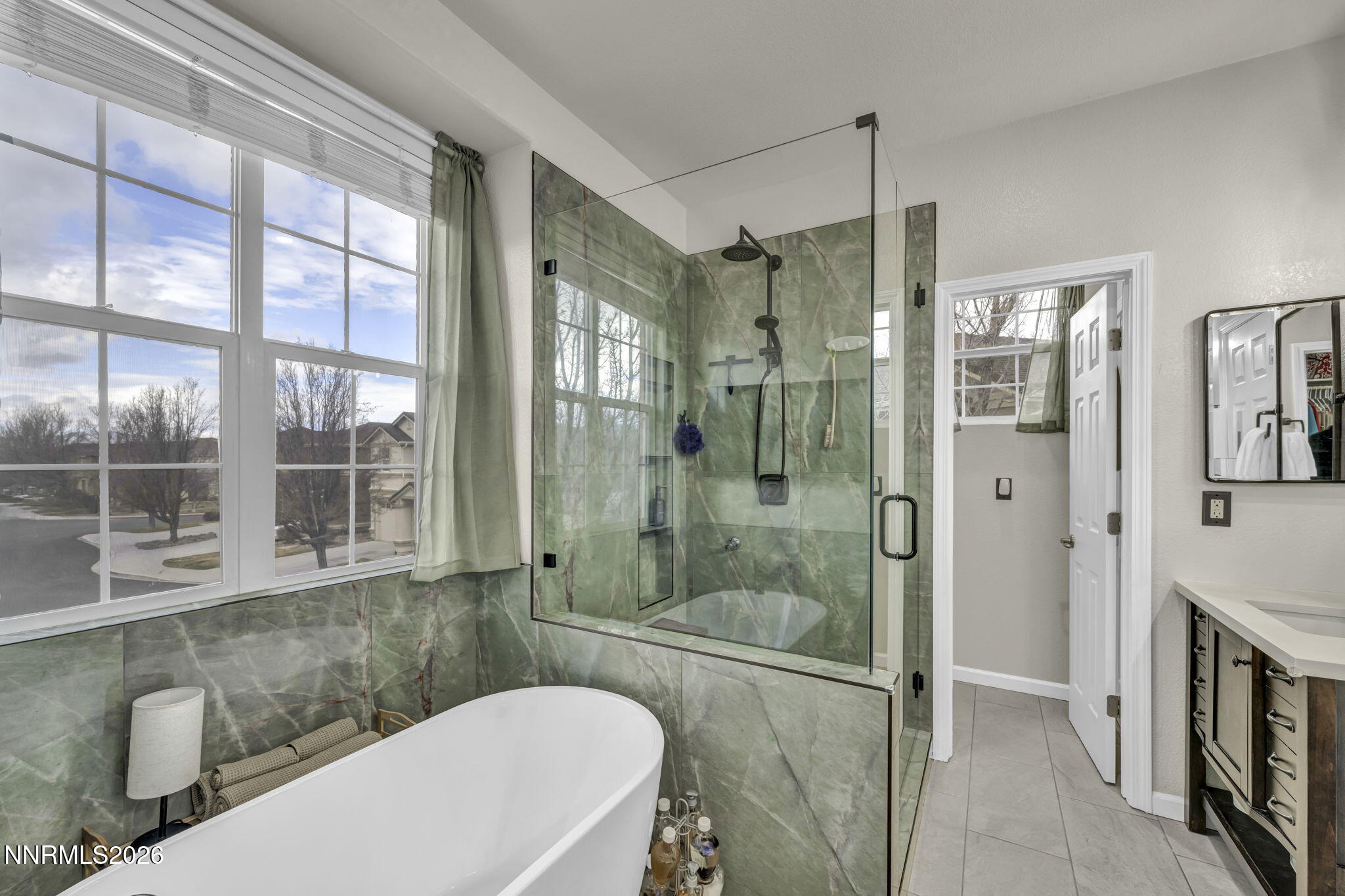 56-web-or-mls-11010-colton-dr