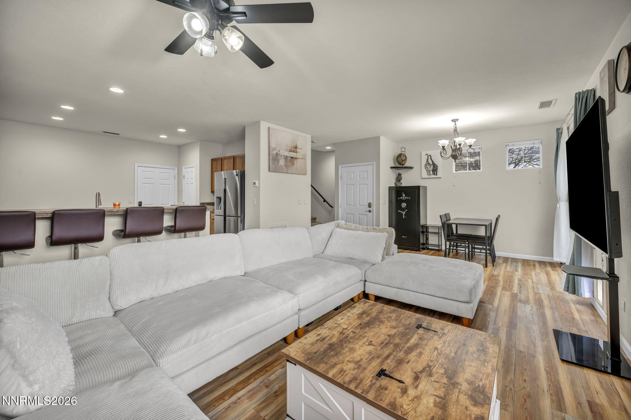 21-web-or-mls-11010-colton-dr