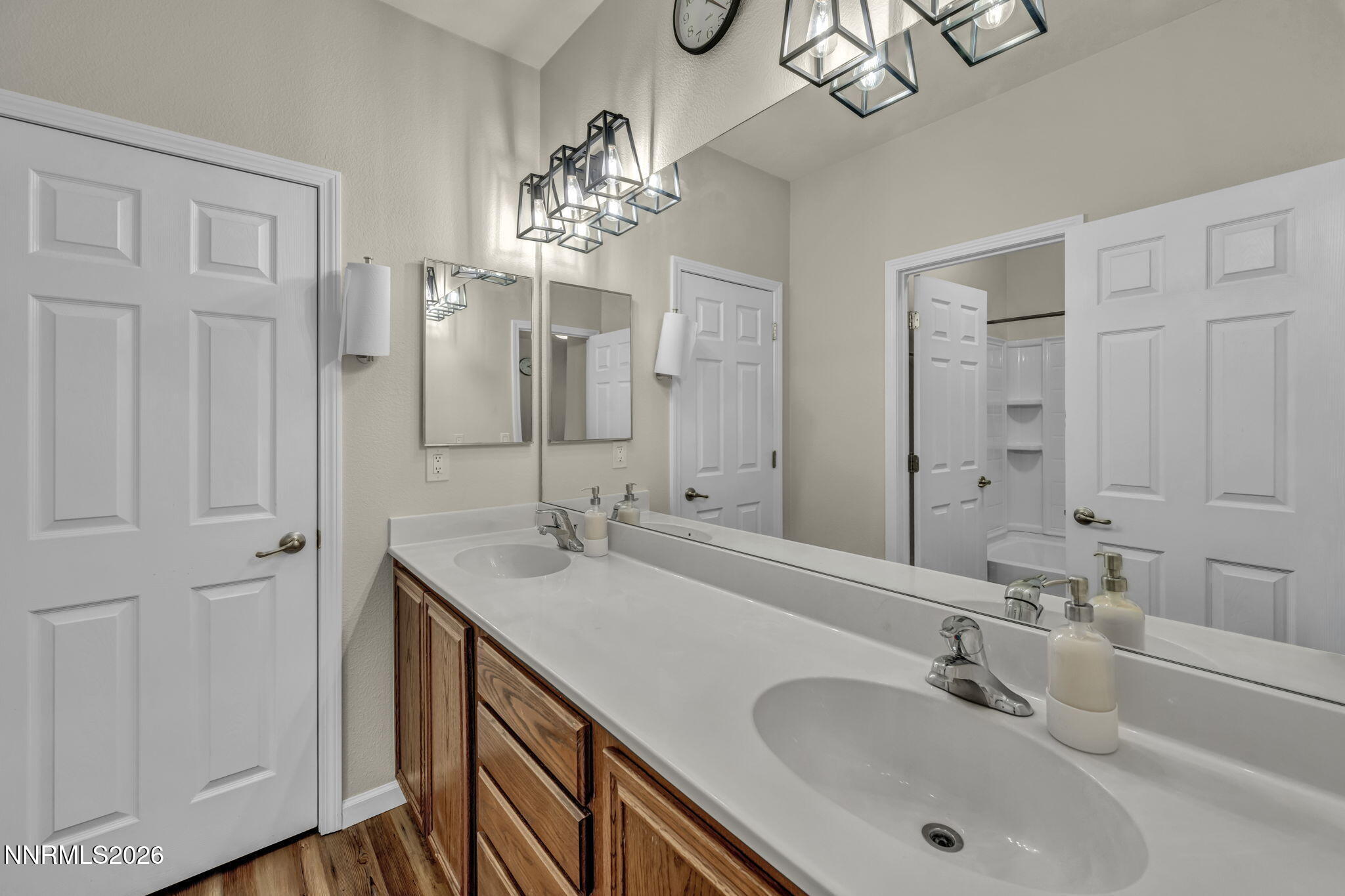 53-web-or-mls-11010-colton-dr