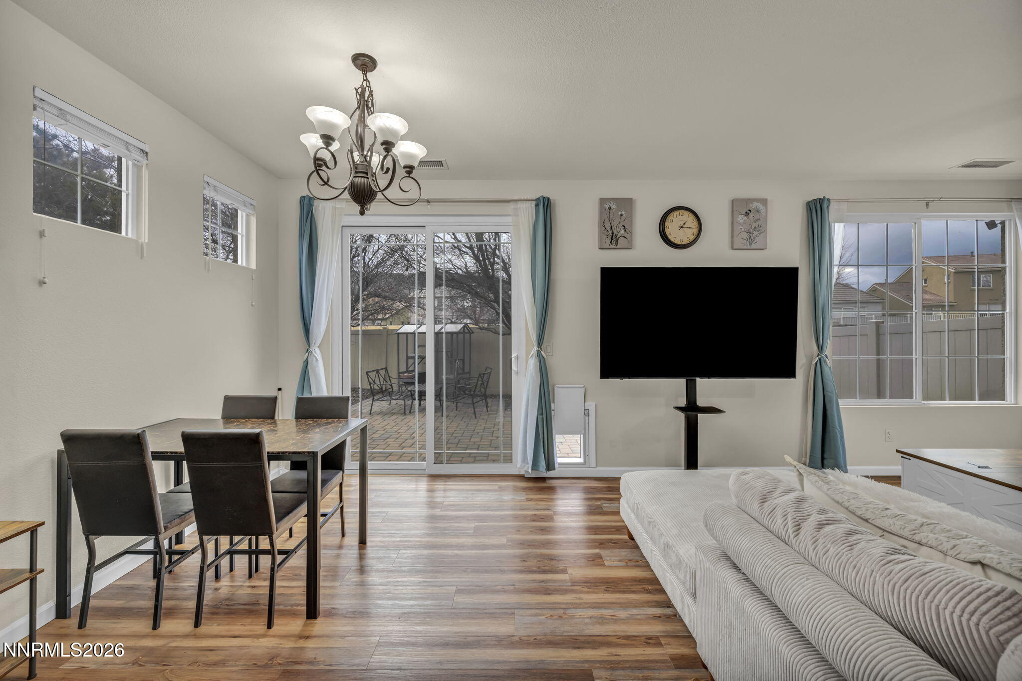 22-web-or-mls-11010-colton-dr