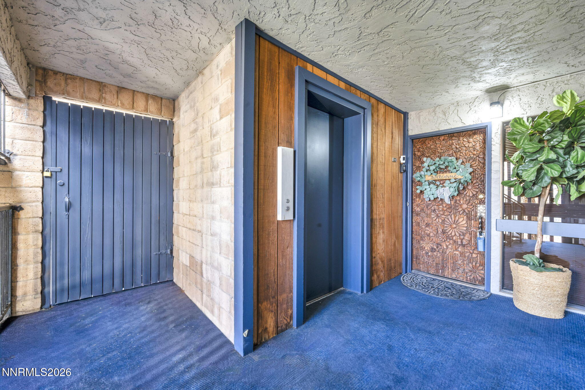 Front Door : Elevator