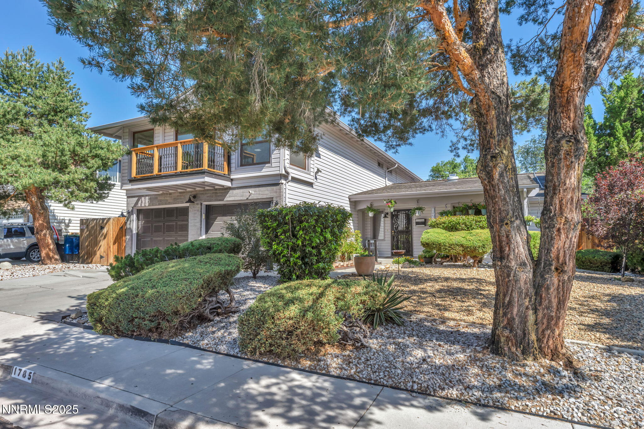 4-web-or-mls-1785-stardust-st