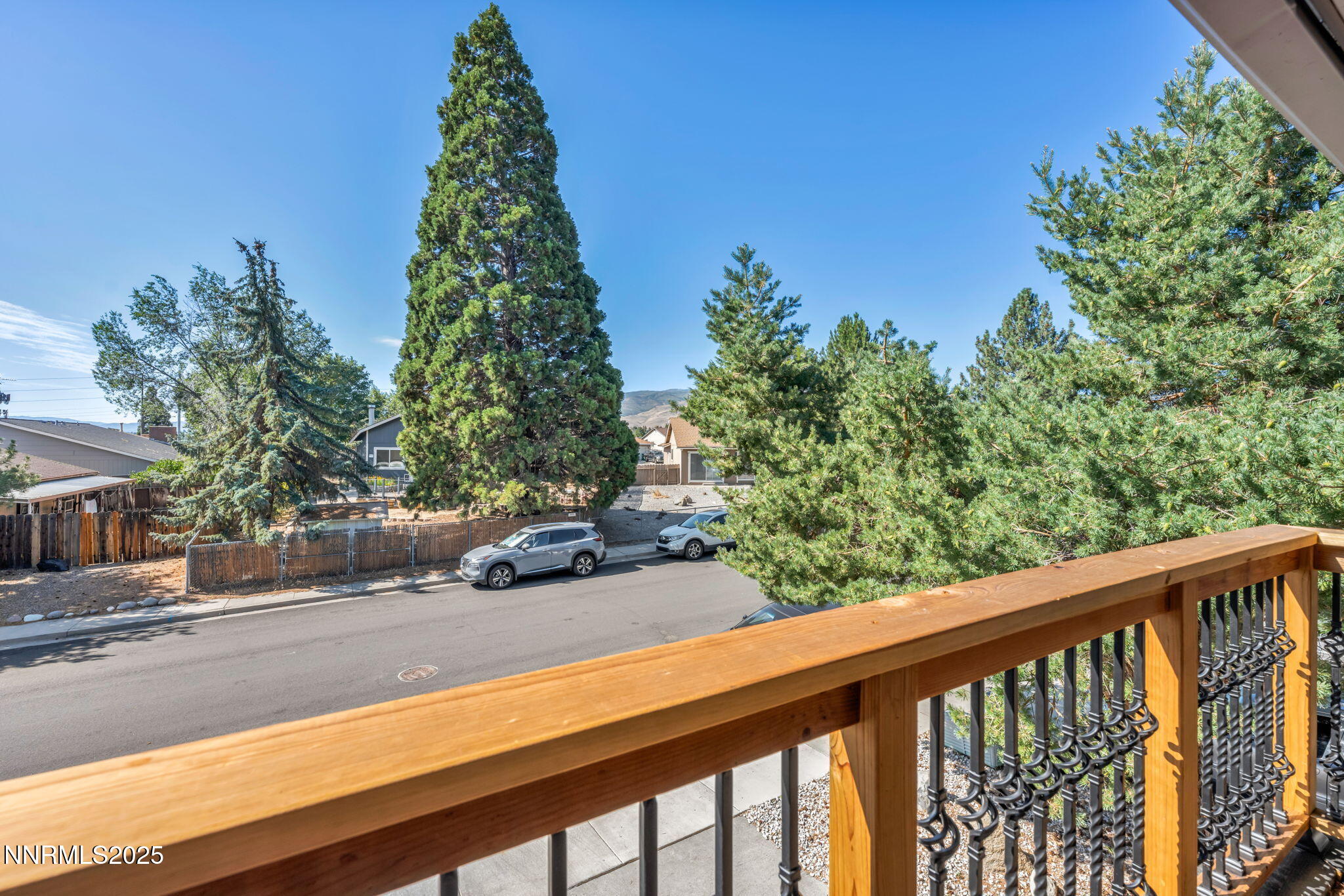 25-web-or-mls-1785-stardust-st