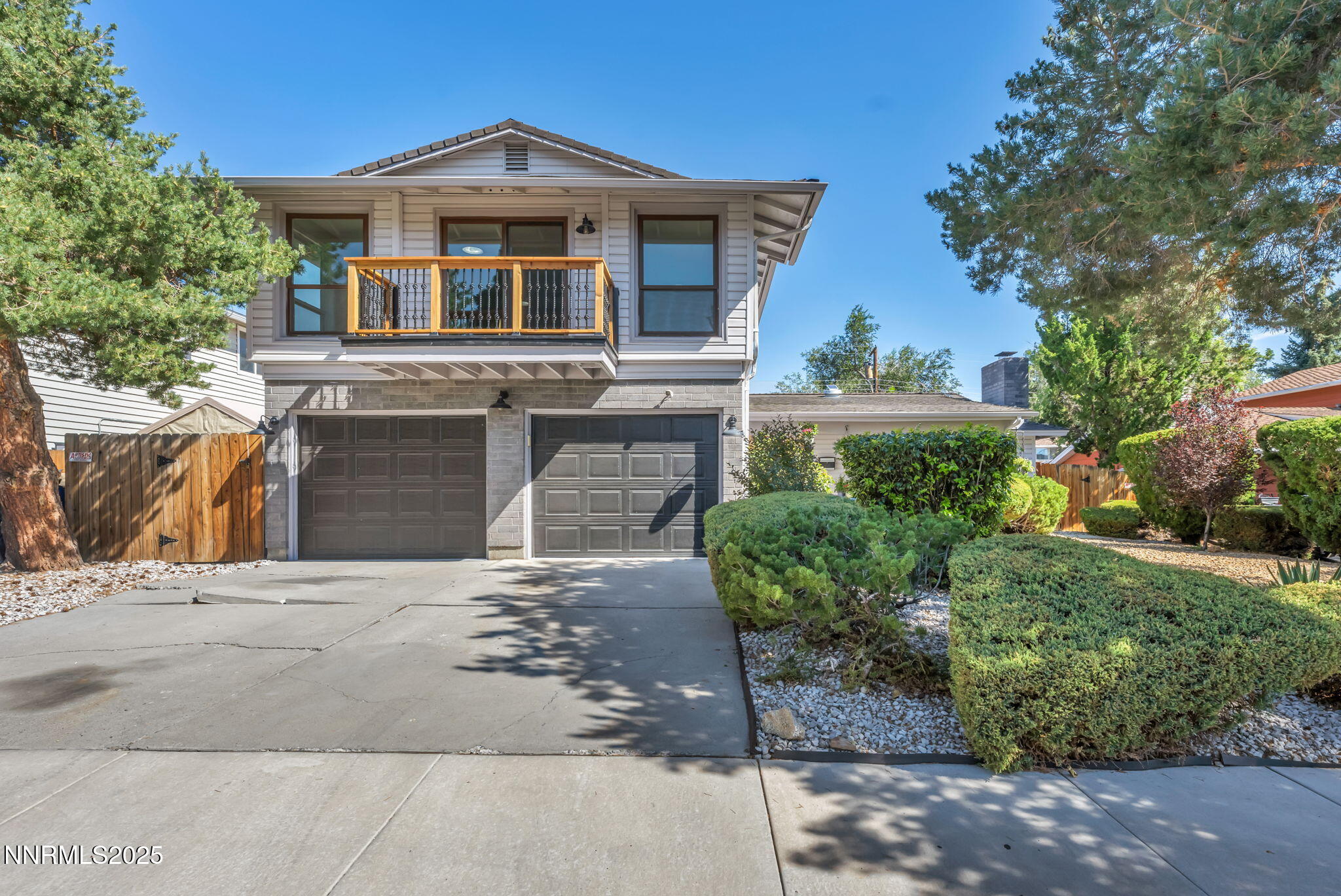 6-web-or-mls-1785-stardust-st