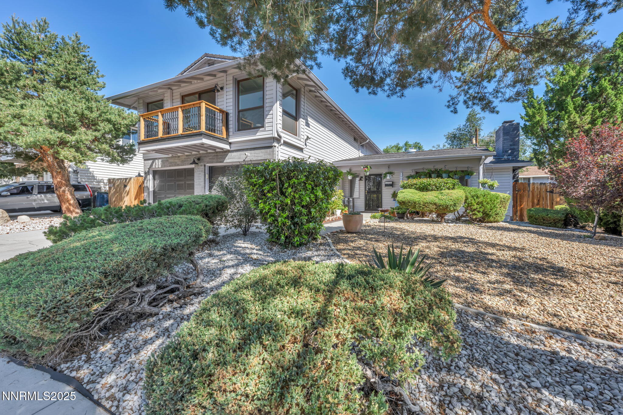 3-web-or-mls-1785-stardust-st