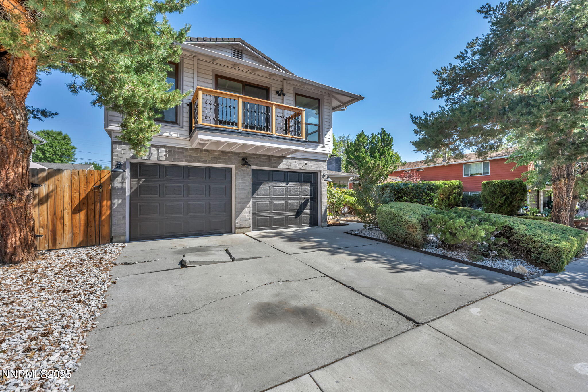 2-web-or-mls-1785-stardust-st