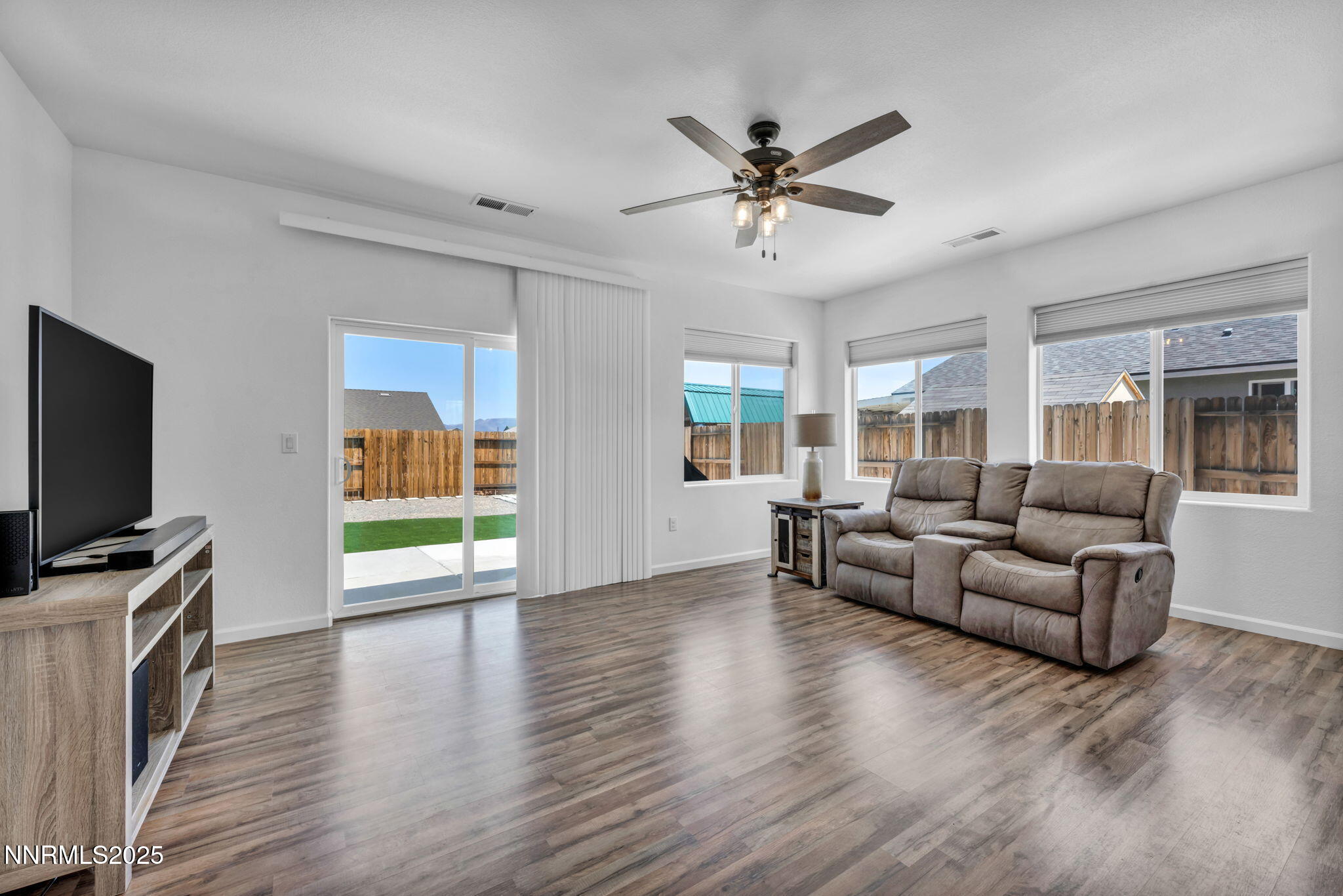 50-web-or-mls-234-red-oak-dr