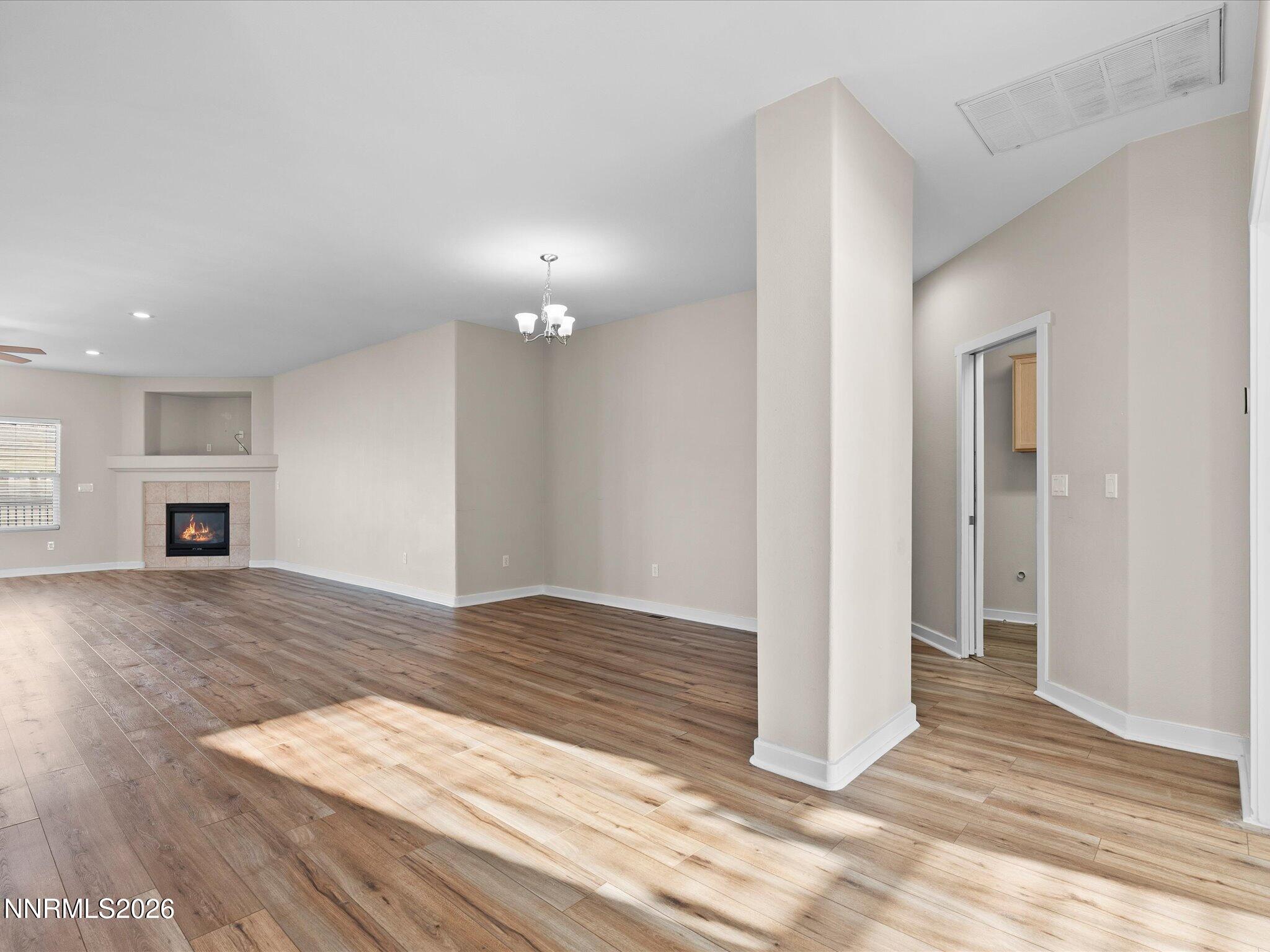 07-5570 Knoll View Way-106