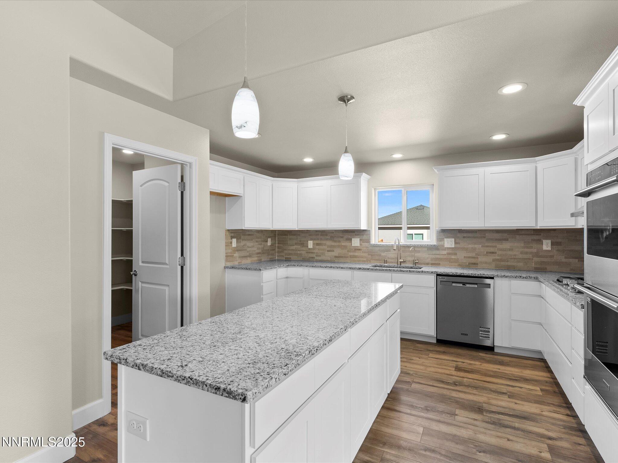 11-1369 Nevada Pacific Blvd-110