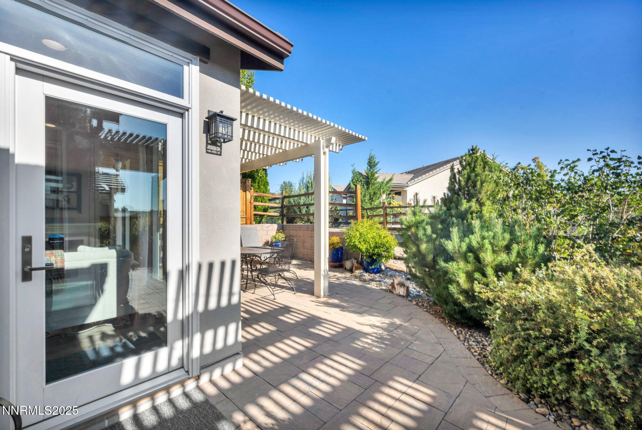 16-web-or-mls-828-larrimore-trl