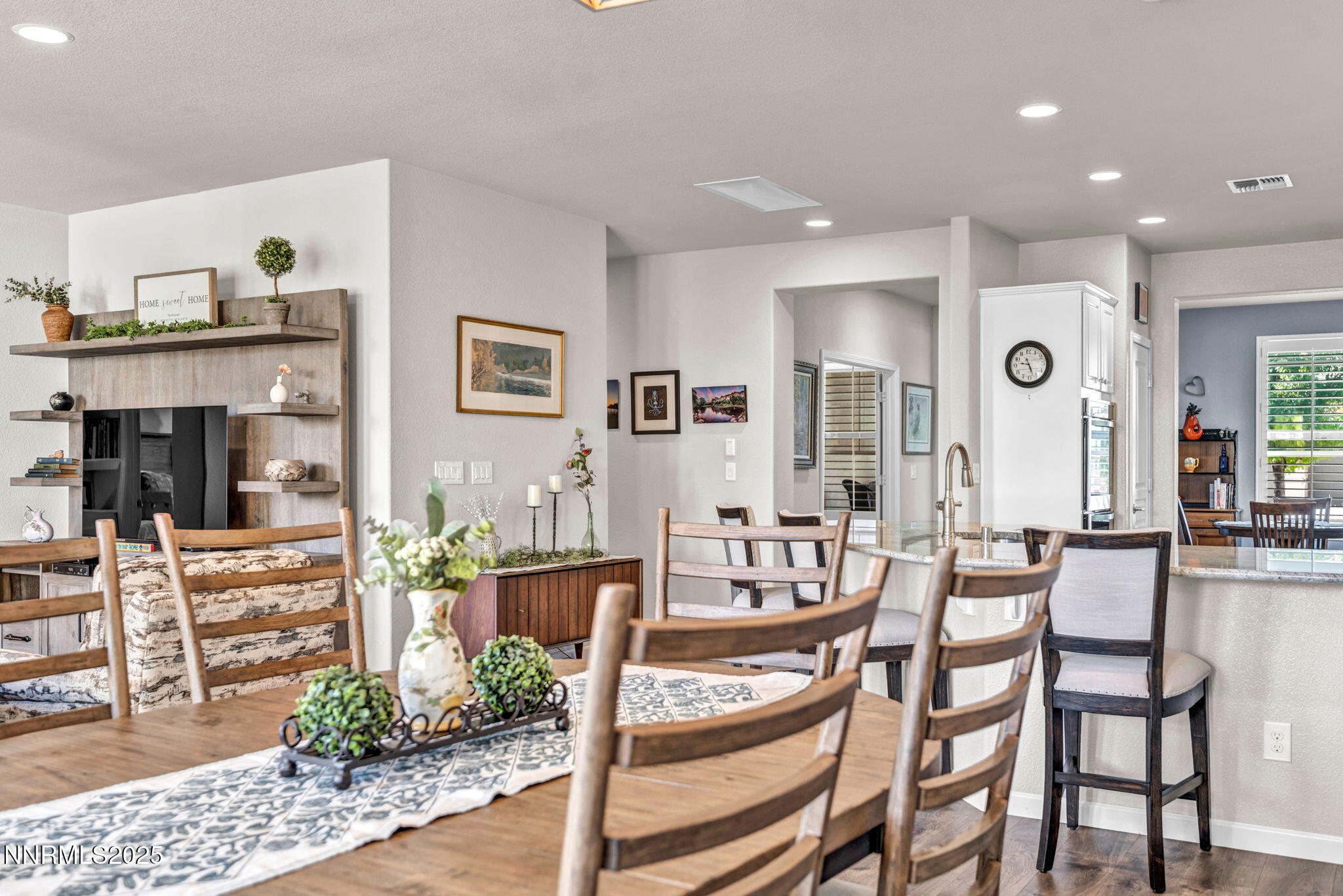 37-web-or-mls-828-larrimore-trl