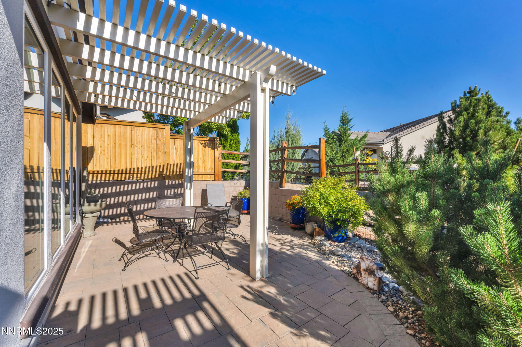 17-web-or-mls-828-larrimore-trl