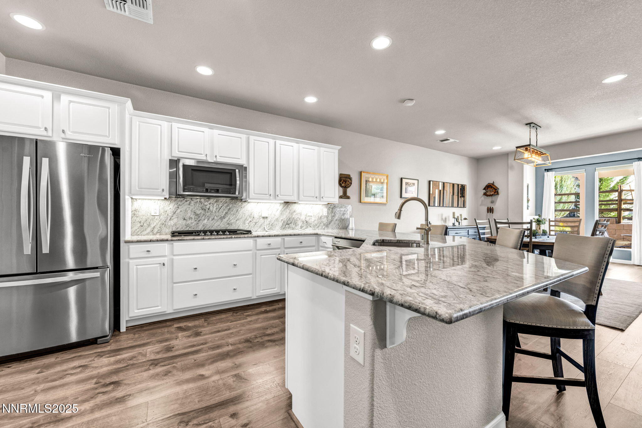 43-web-or-mls-828-larrimore-trl