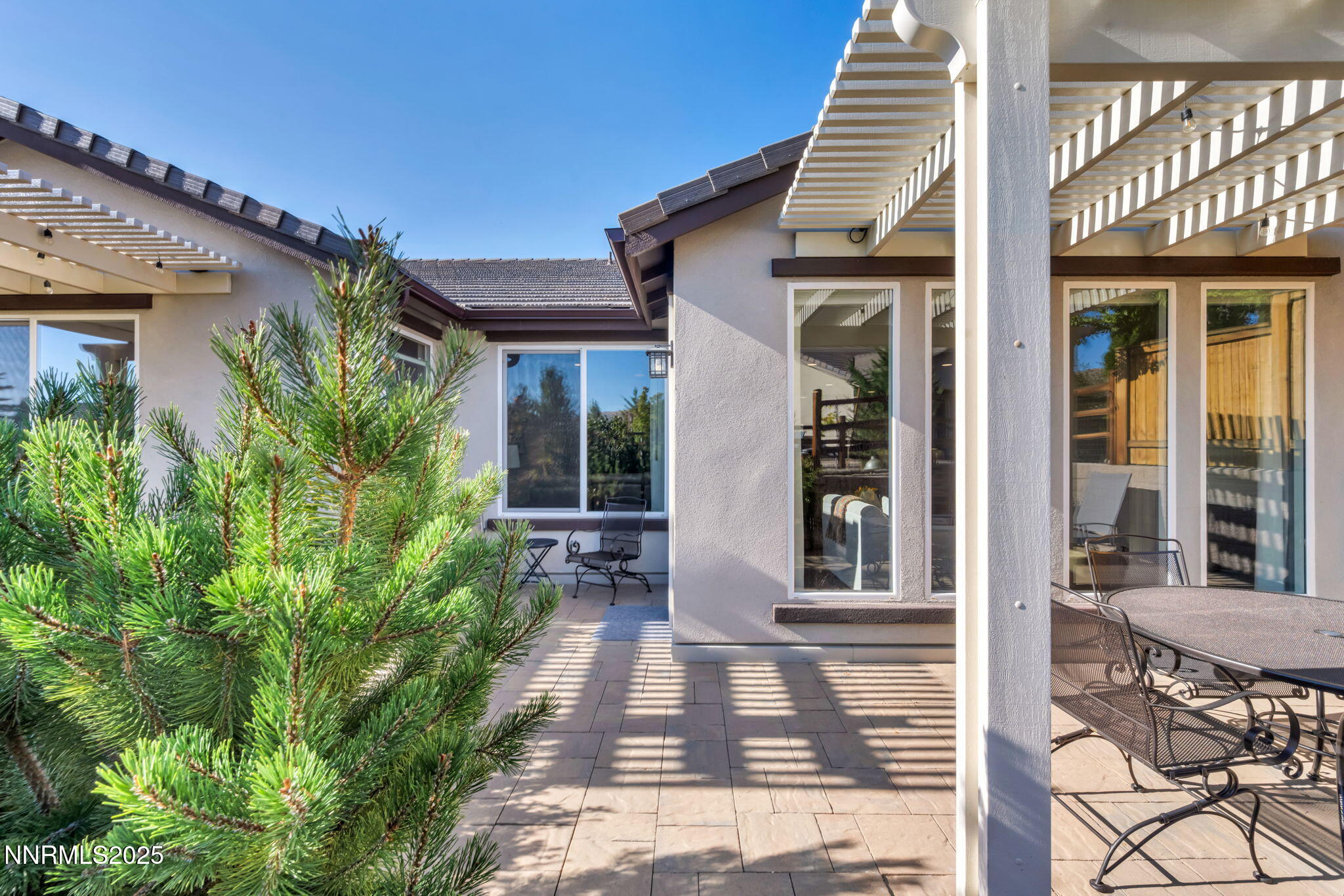 22-web-or-mls-828-larrimore-trl