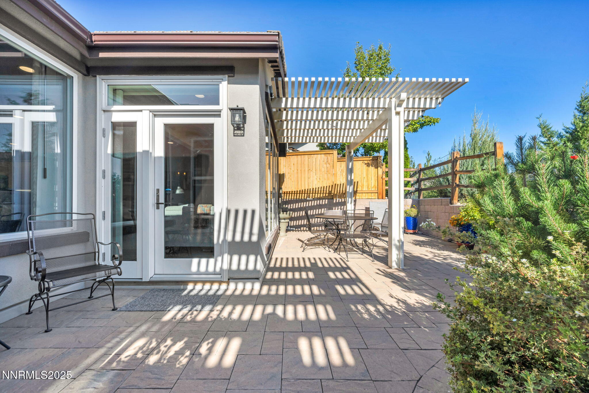 15-web-or-mls-828-larrimore-trl