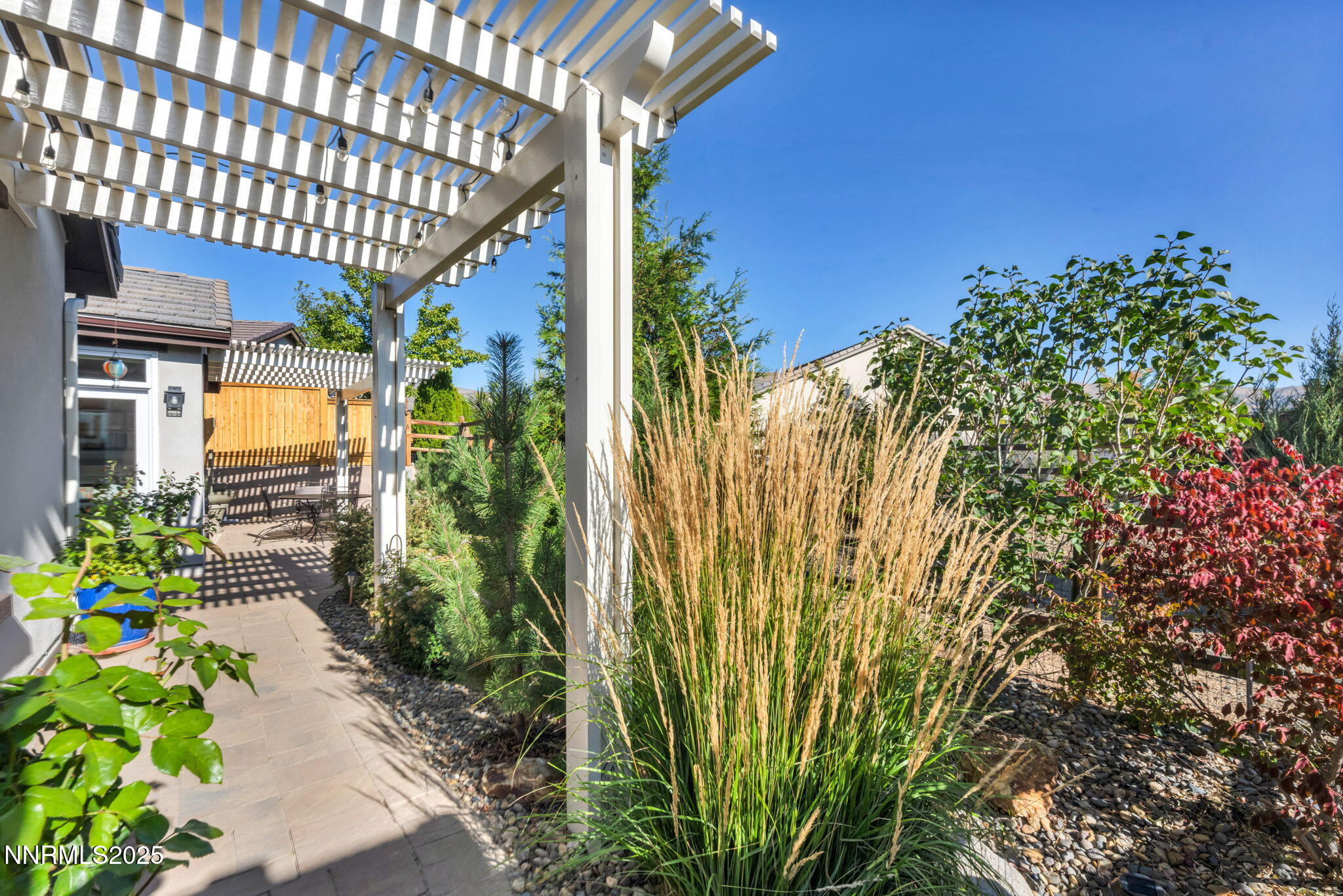 11-web-or-mls-828-larrimore-trl