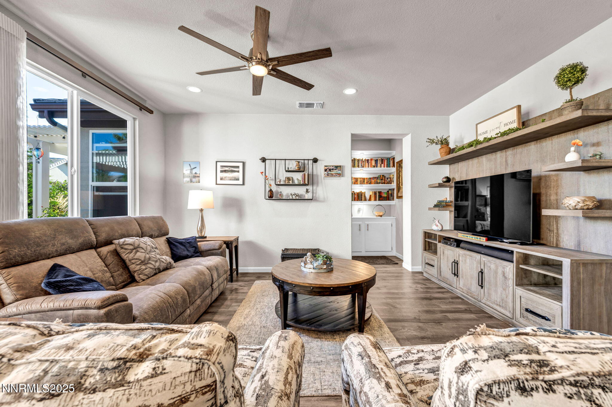 42-web-or-mls-828-larrimore-trl