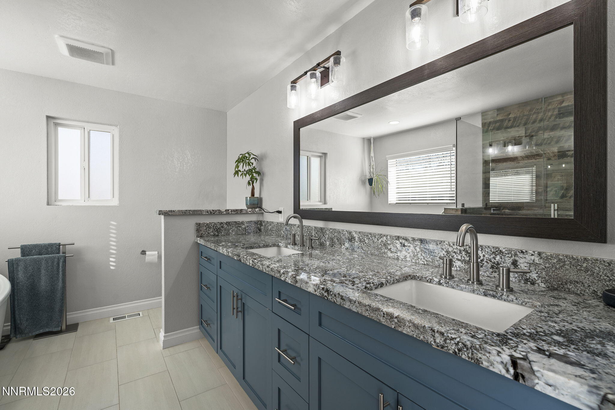 19-web-or-mls-_DSC4171