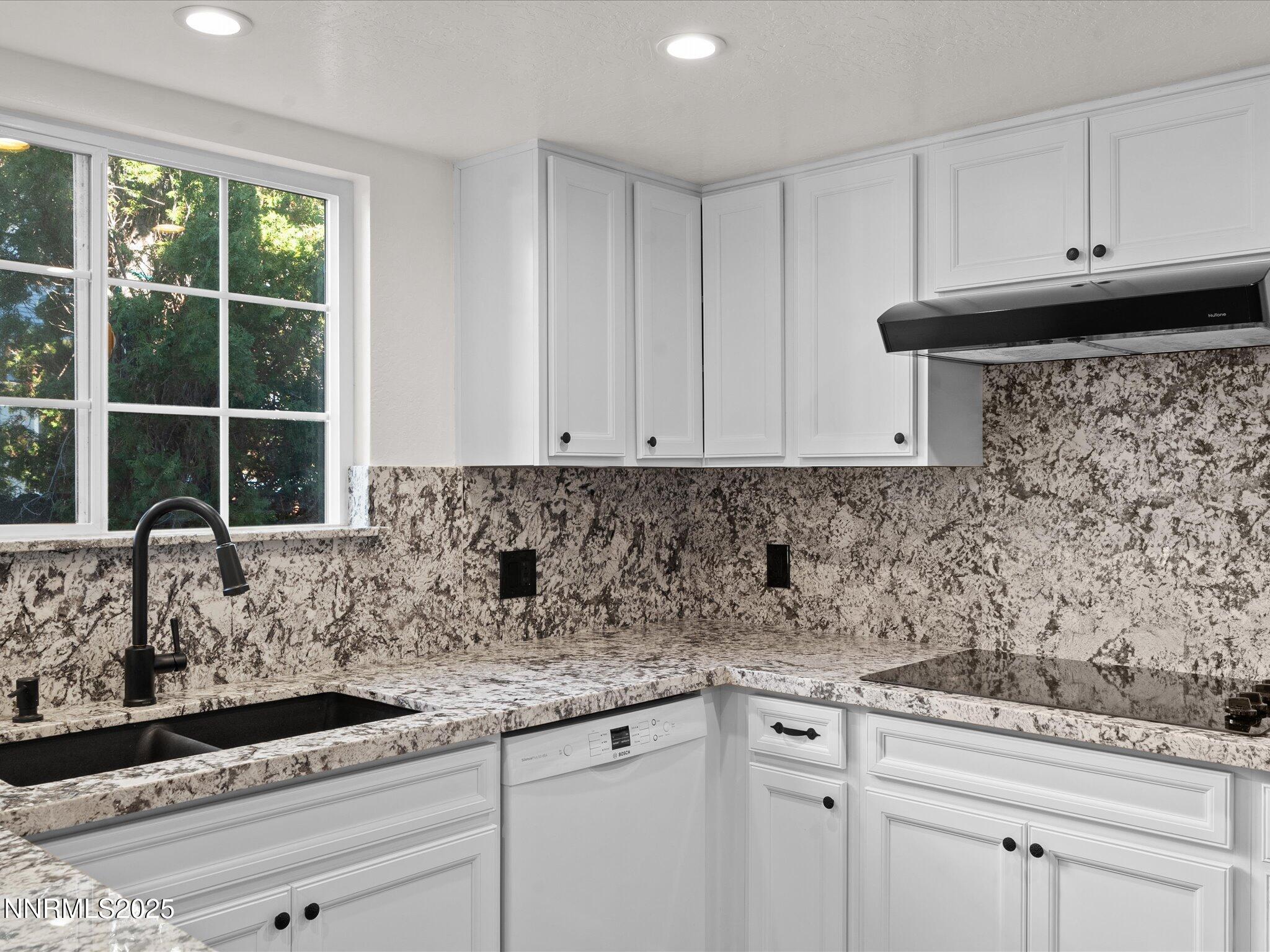 20-1645 Hanover Dr-119