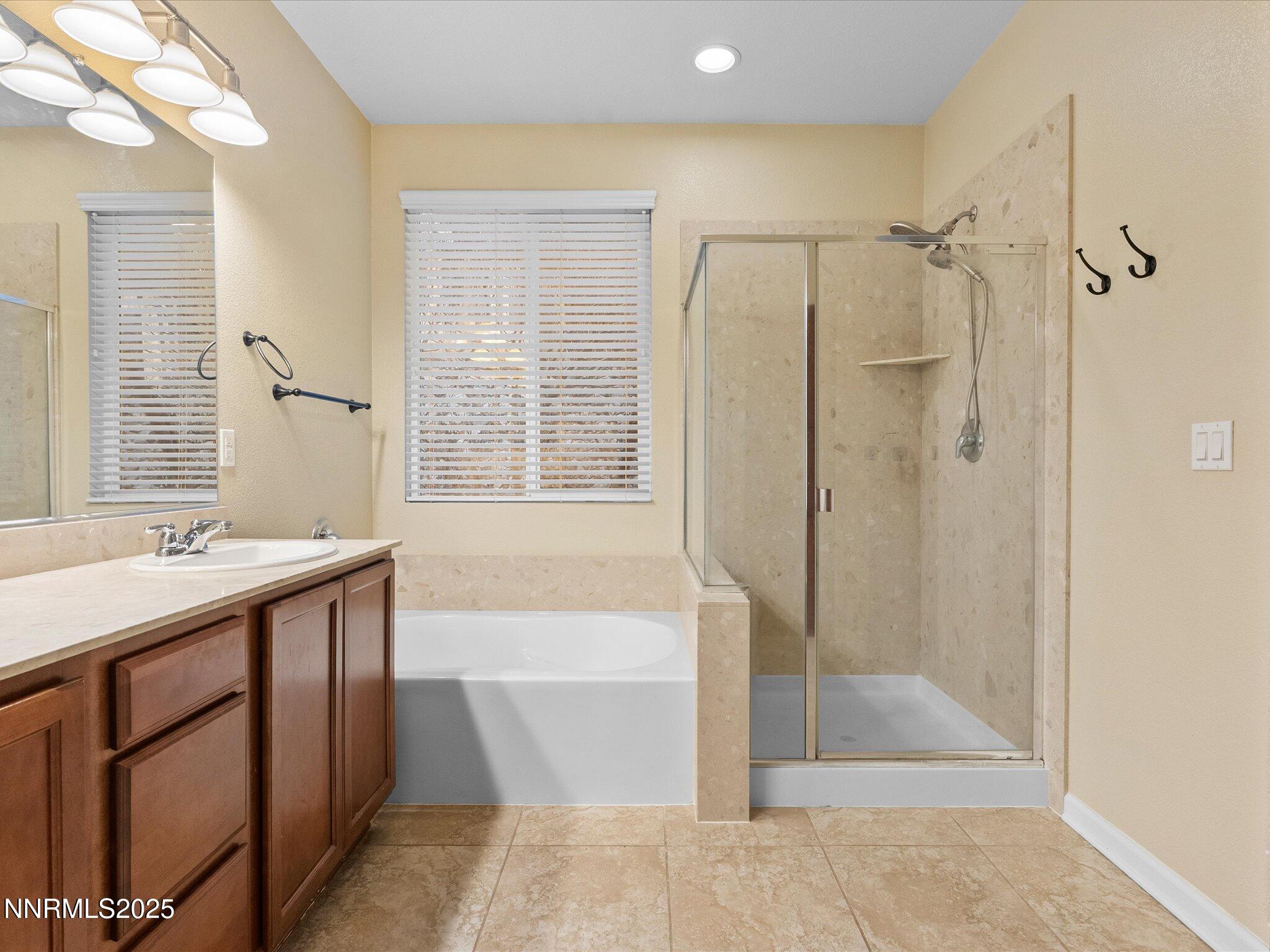 32-1056 Crown View Dr-131