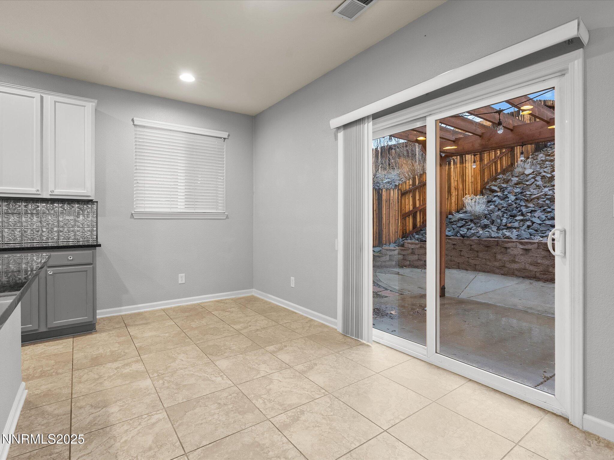 18-1056 Crown View Dr-117