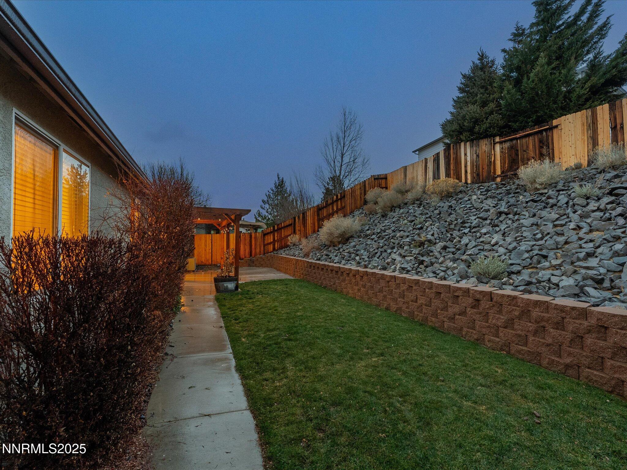 04-1056 Crown View Dr-103