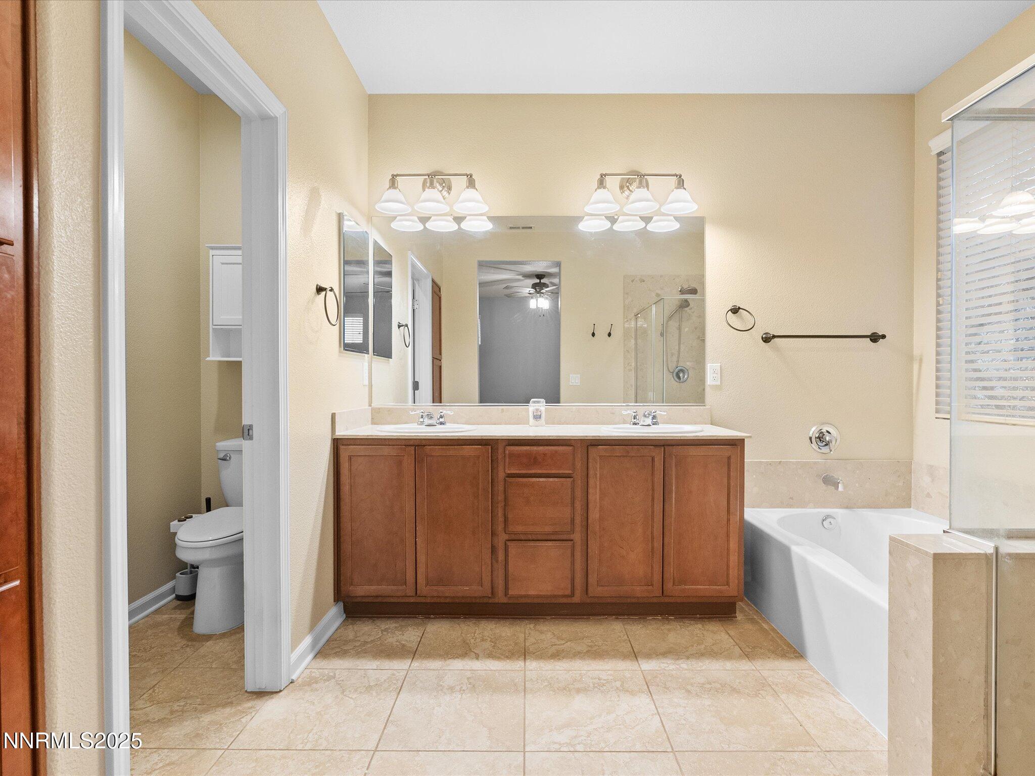 29-1056 Crown View Dr-128