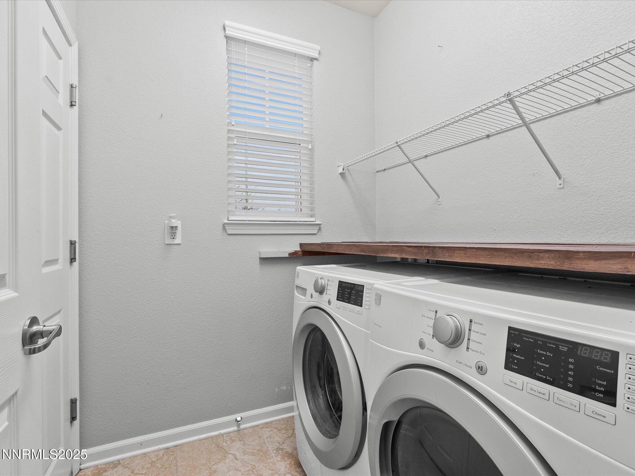 24-1056 Crown View Dr-123