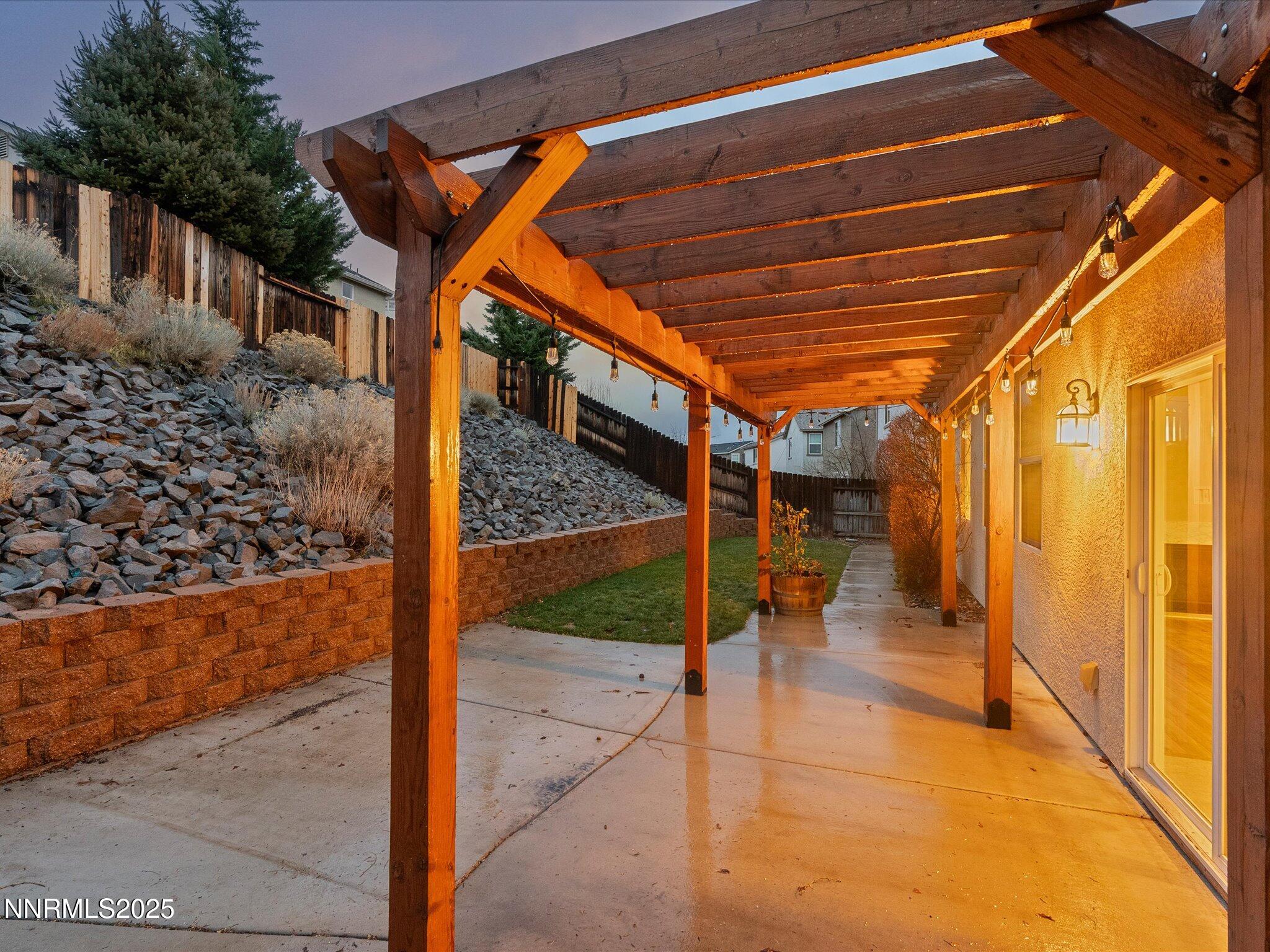 06-1056 Crown View Dr-105