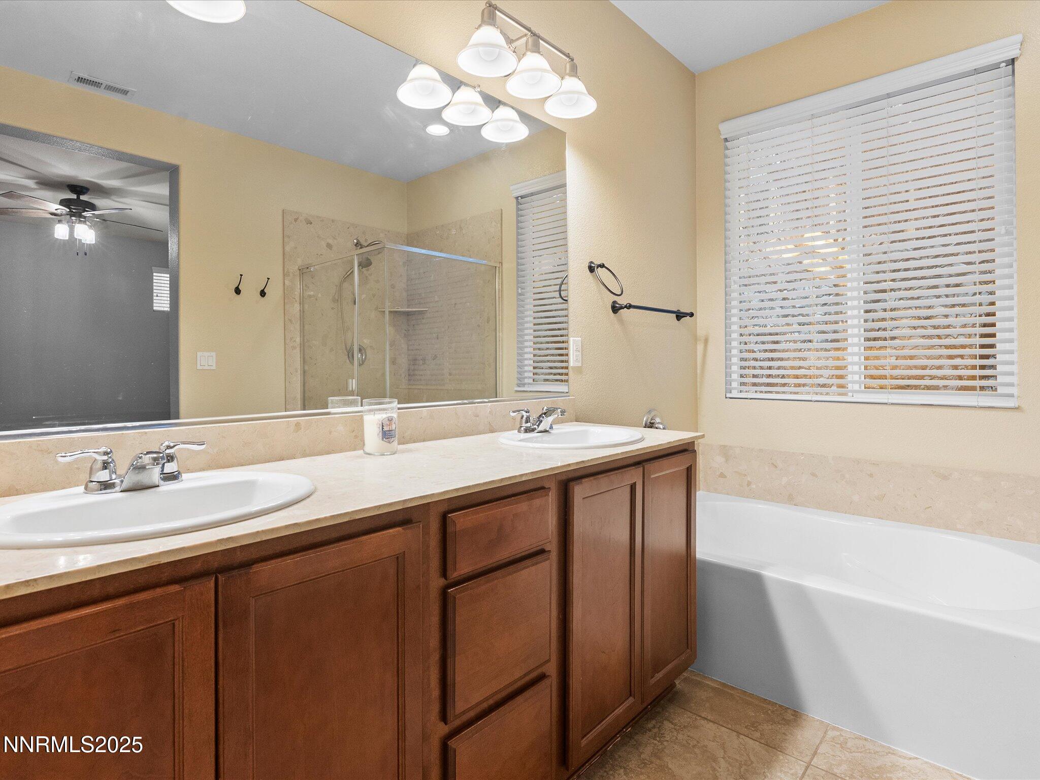 33-1056 Crown View Dr-132