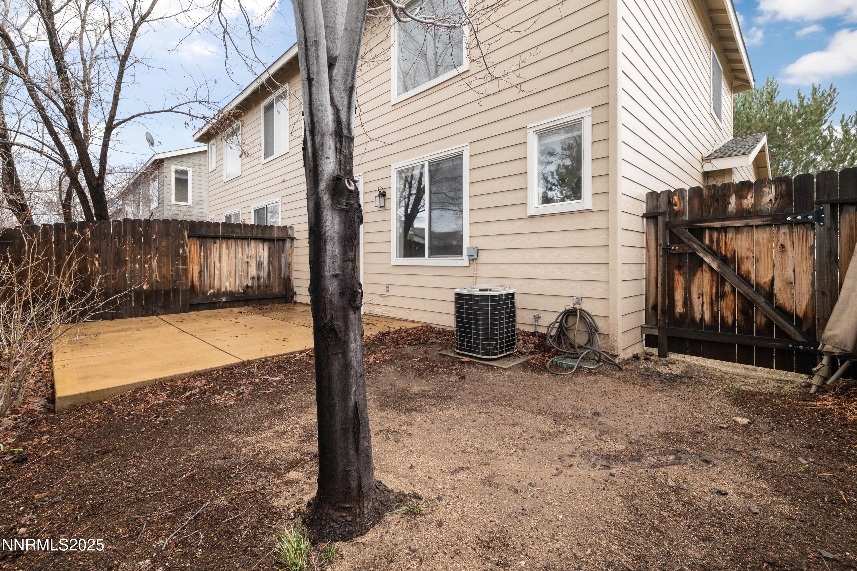 025_19-print-9294_lone_wolf-21_107