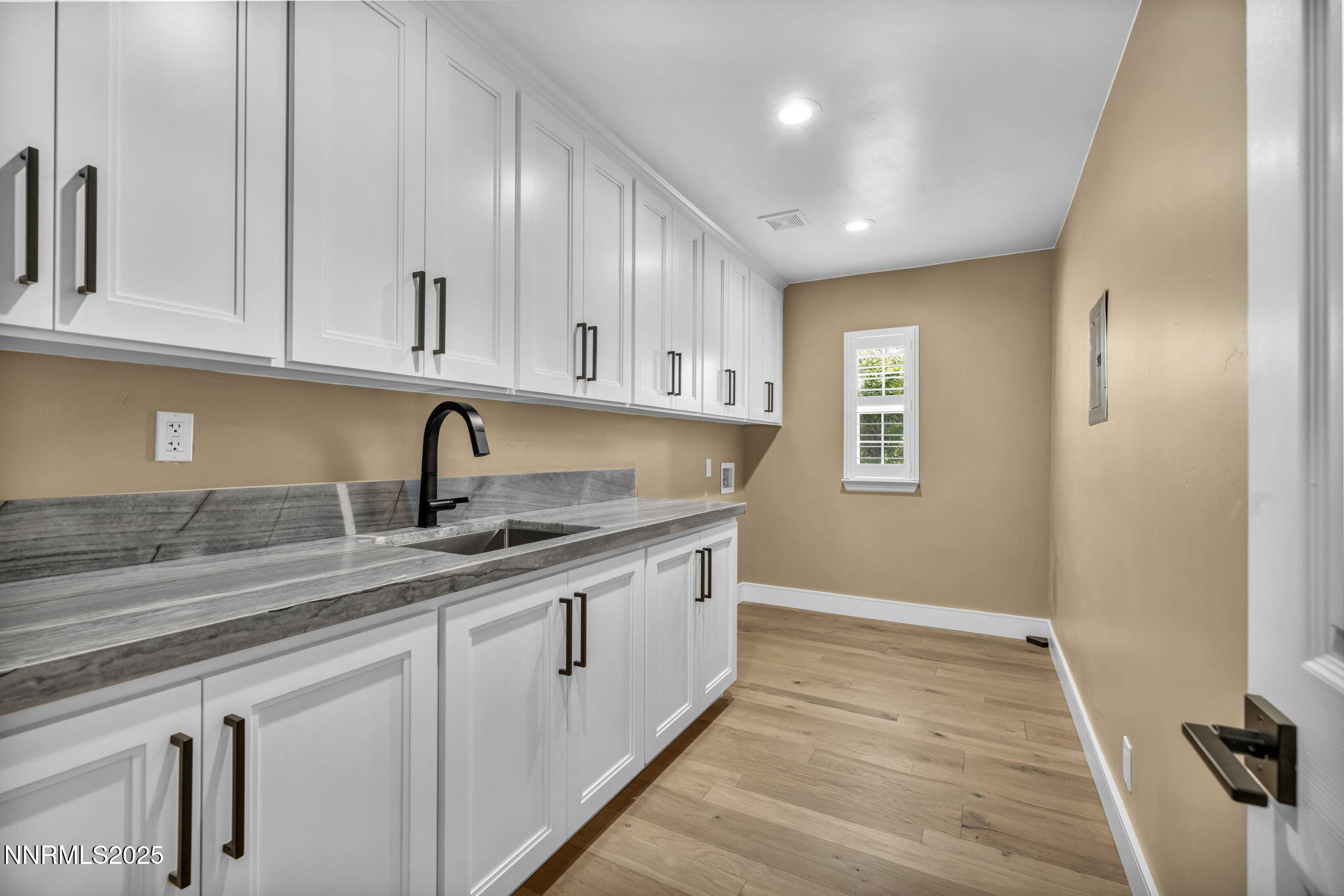 36-web-or-mls-2965-roundrock-ct