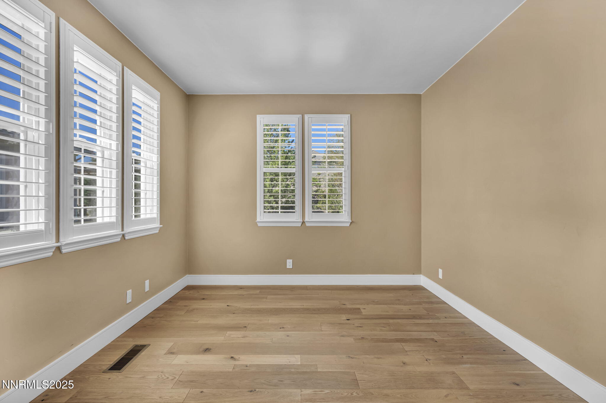 37-web-or-mls-2965-roundrock-ct