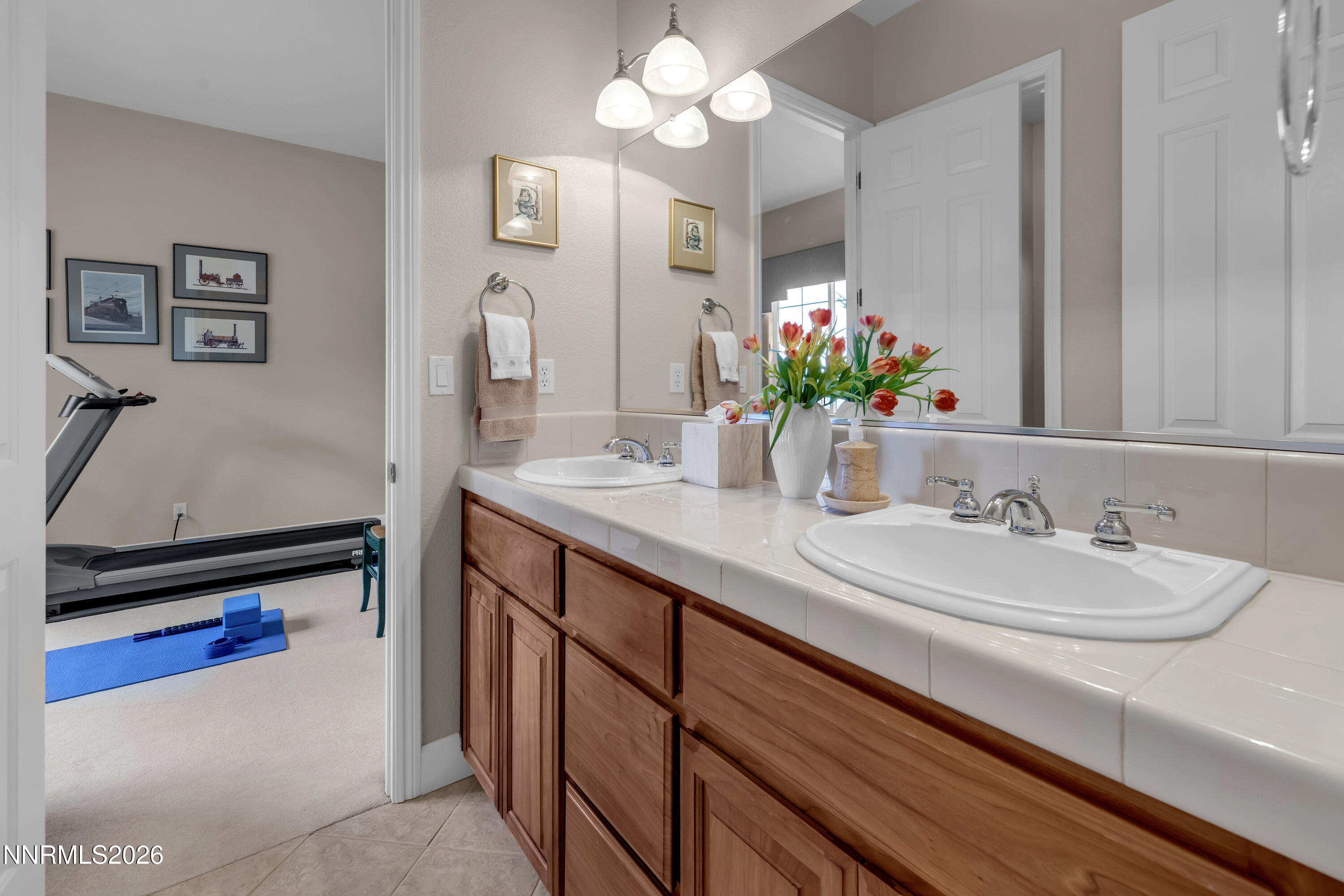 Jack-n-Jill Bath