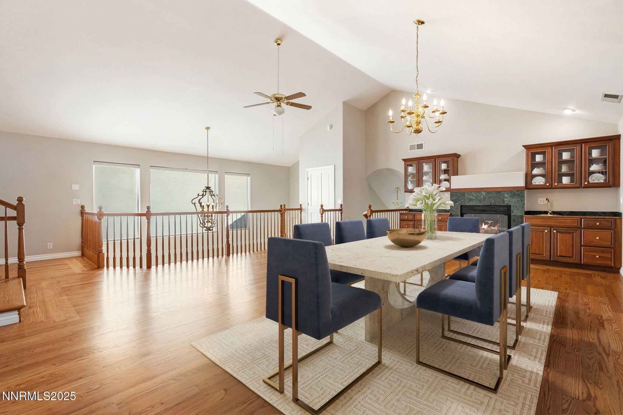 40-web-or-mls-Dining room angle 1