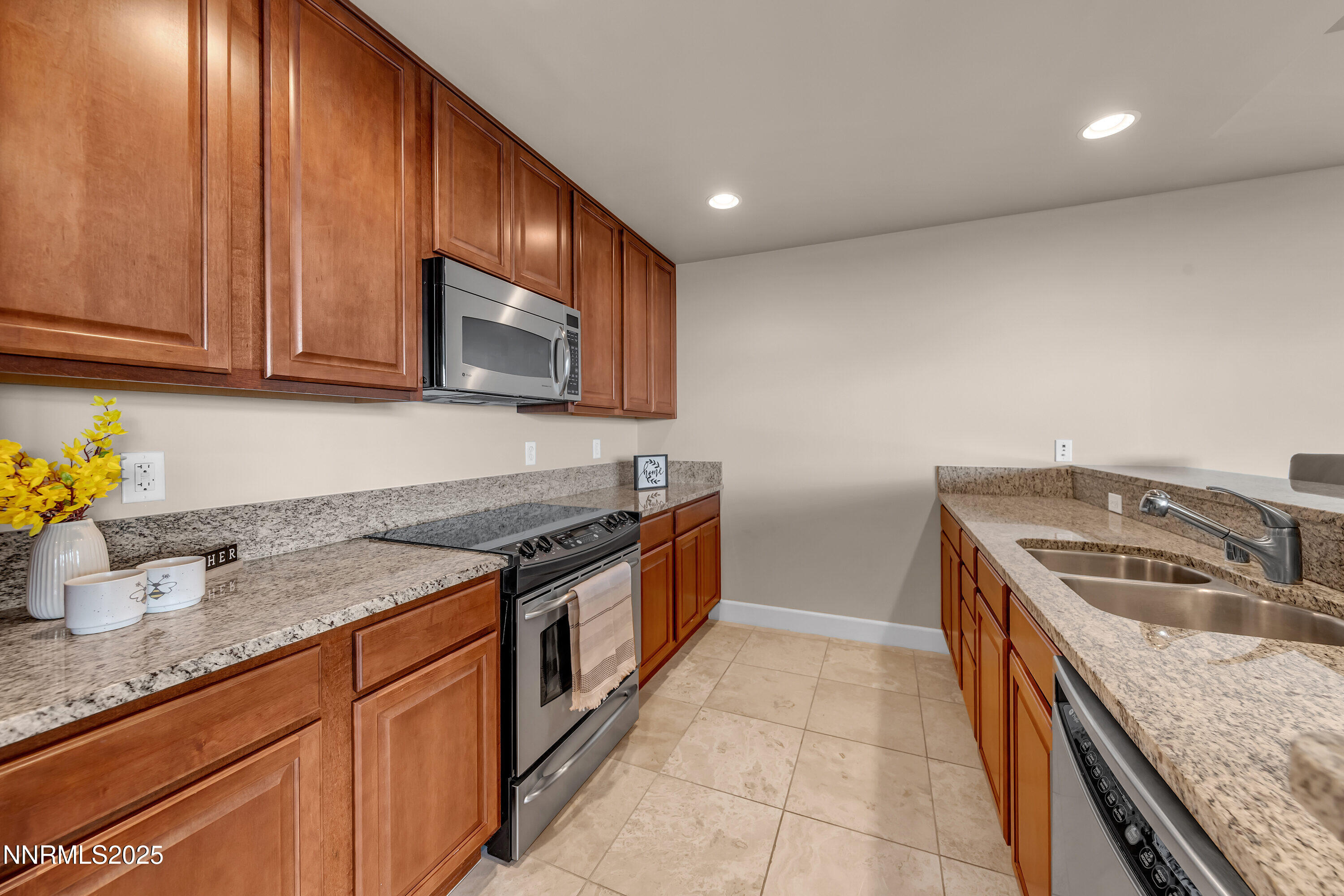 50 N Sierra St Unit STE 910-print-009-00