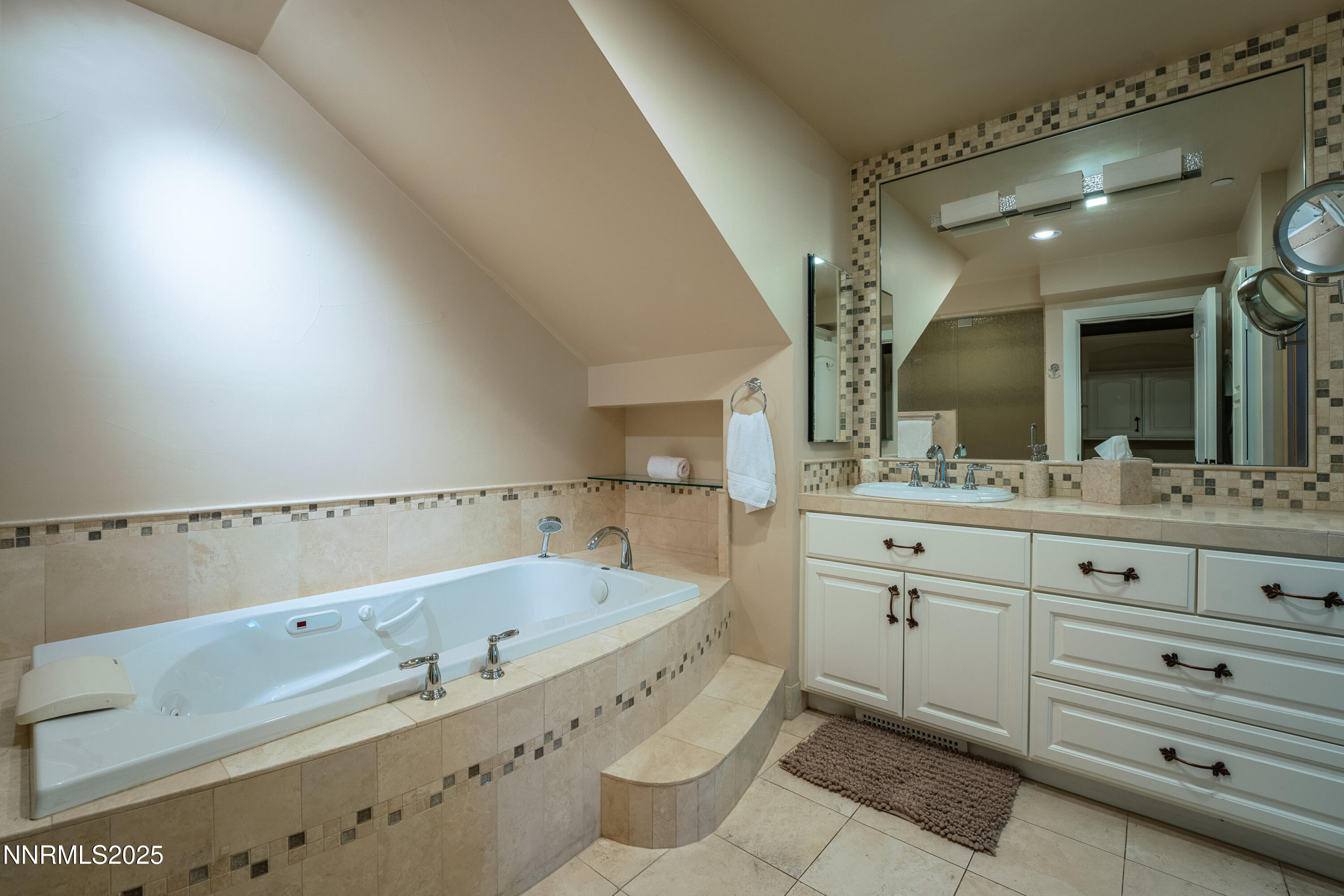 028_052_stillwater_cove_6-52_833_359