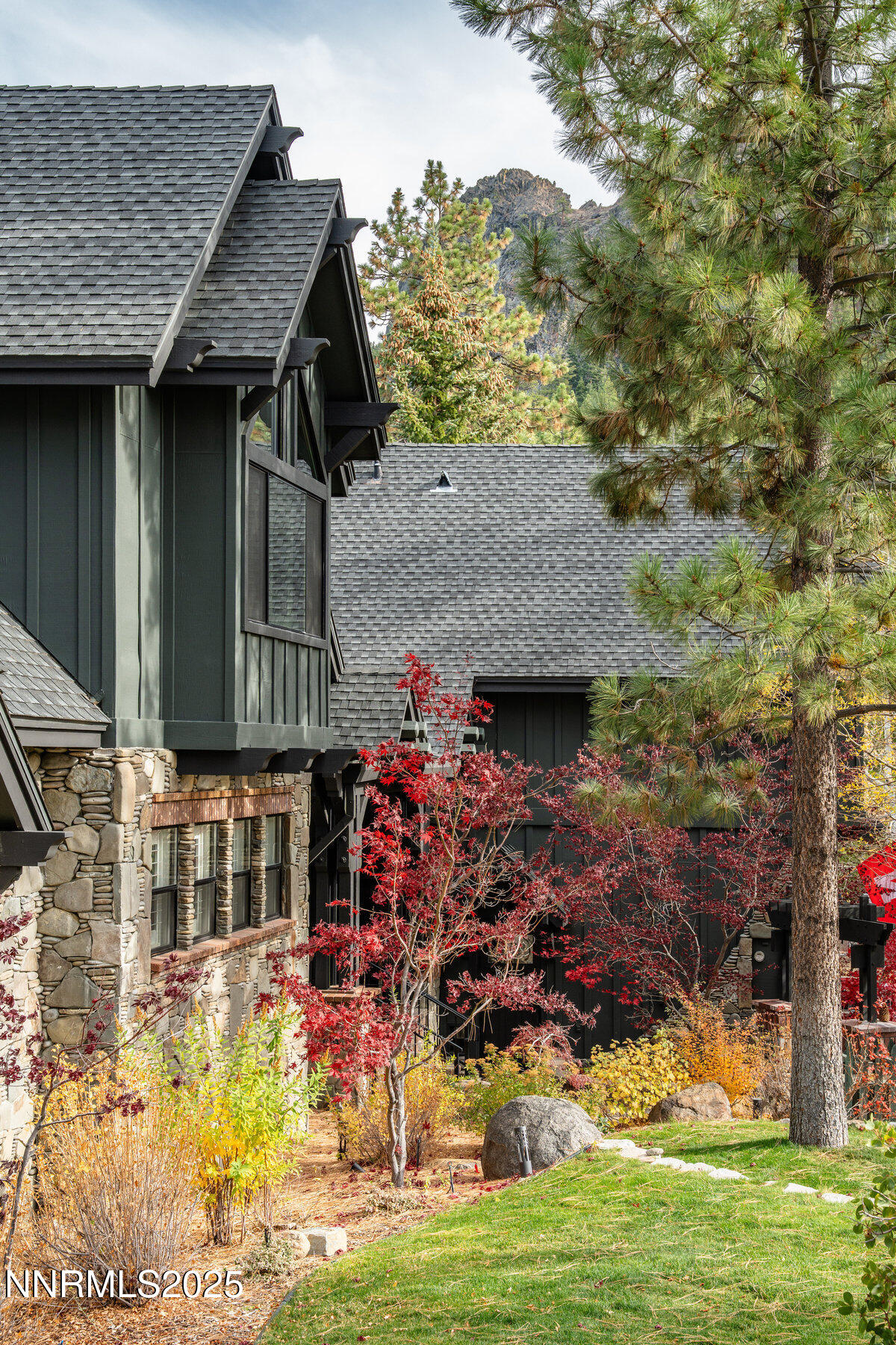 027_2_south_point_place-1_400 copy