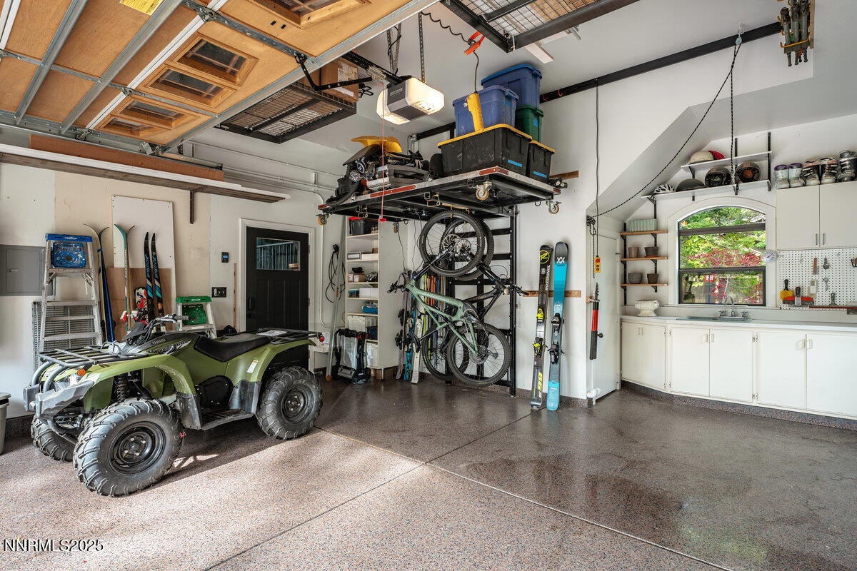 090_2_south_point_place-64_409 copy