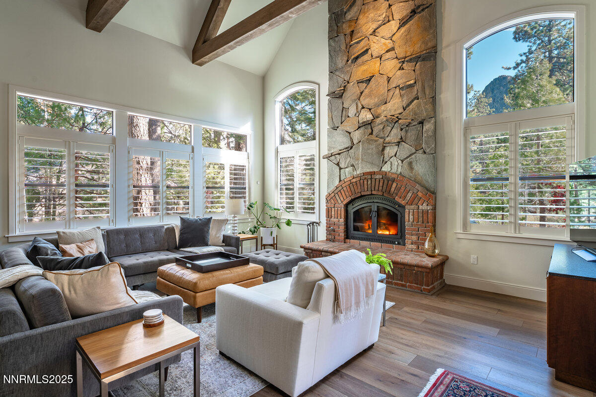 037_2_south_point_place-11_729 copy