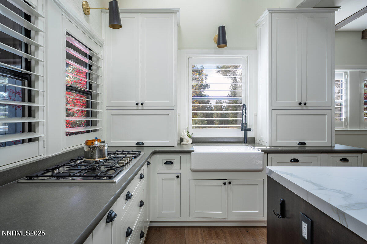 066_2_south_point_place-40_600 copy