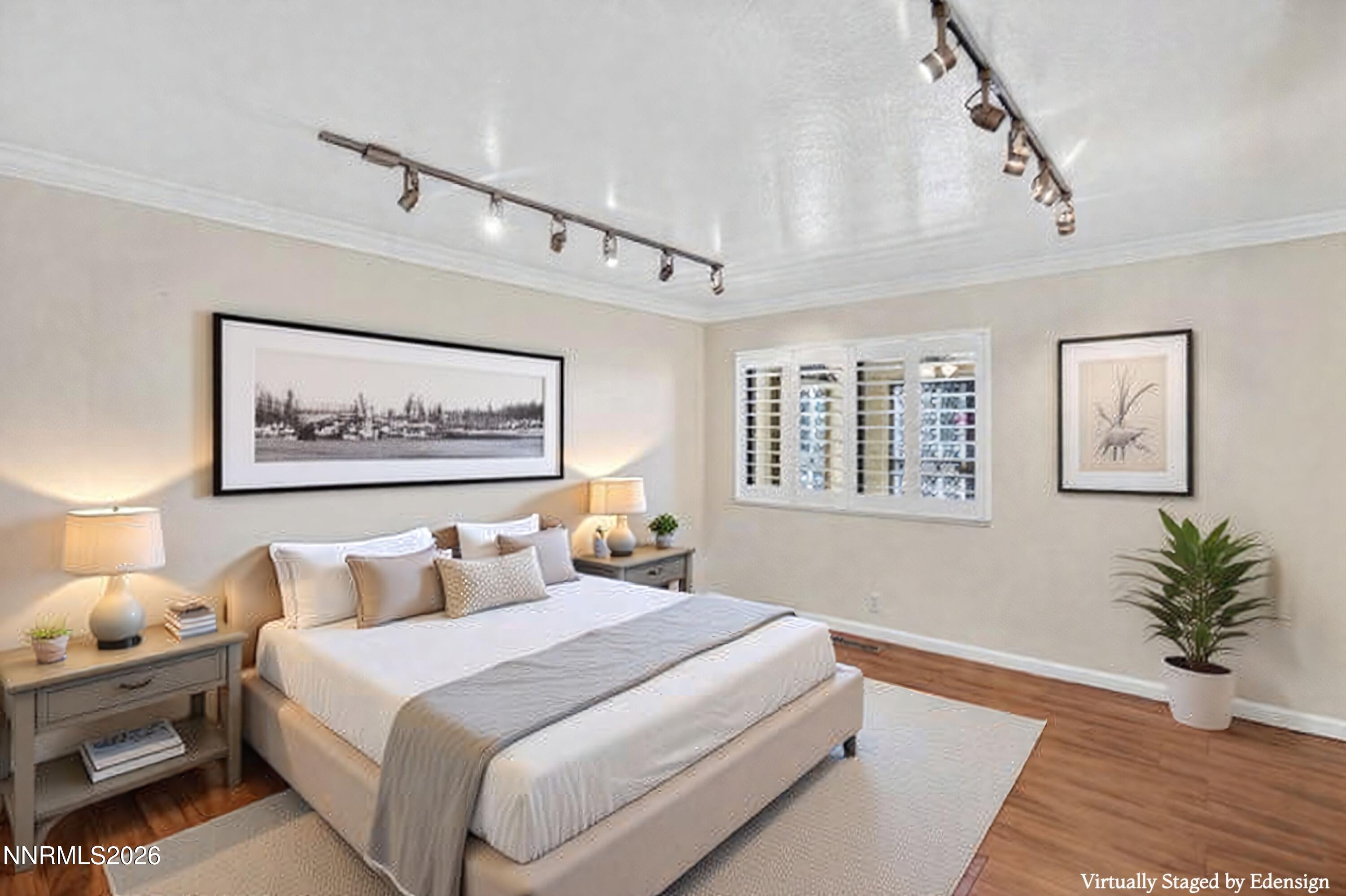 CLOSET AS TRASITIONAL BEDROOM VS