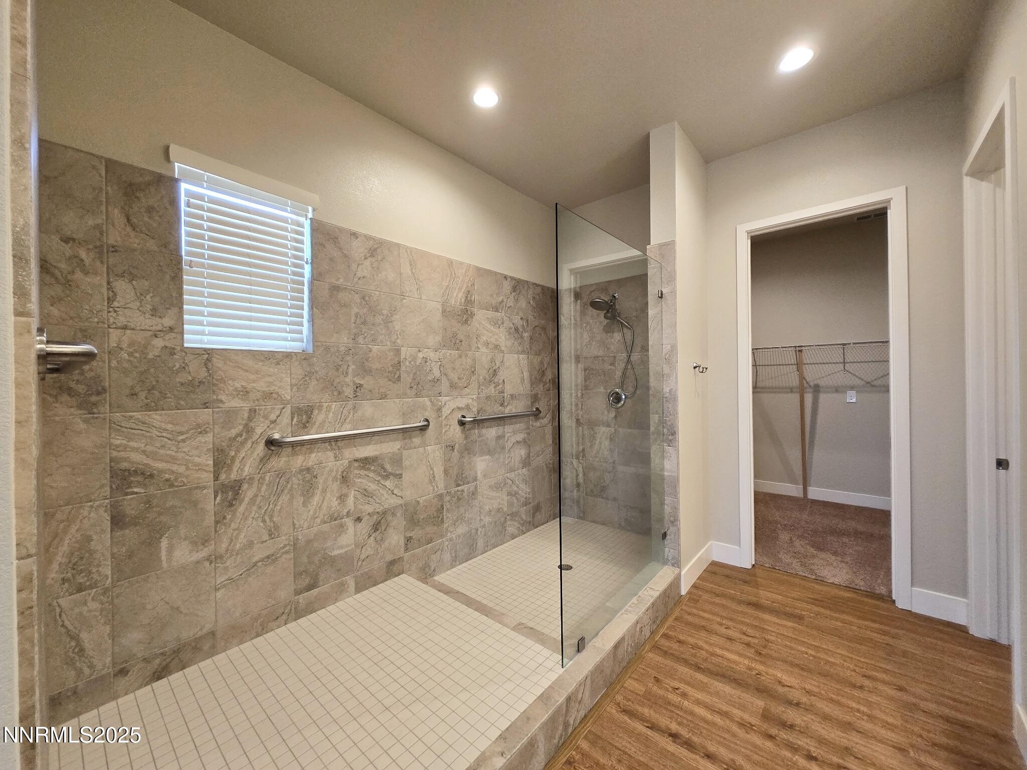 7012624242689455613 (1)