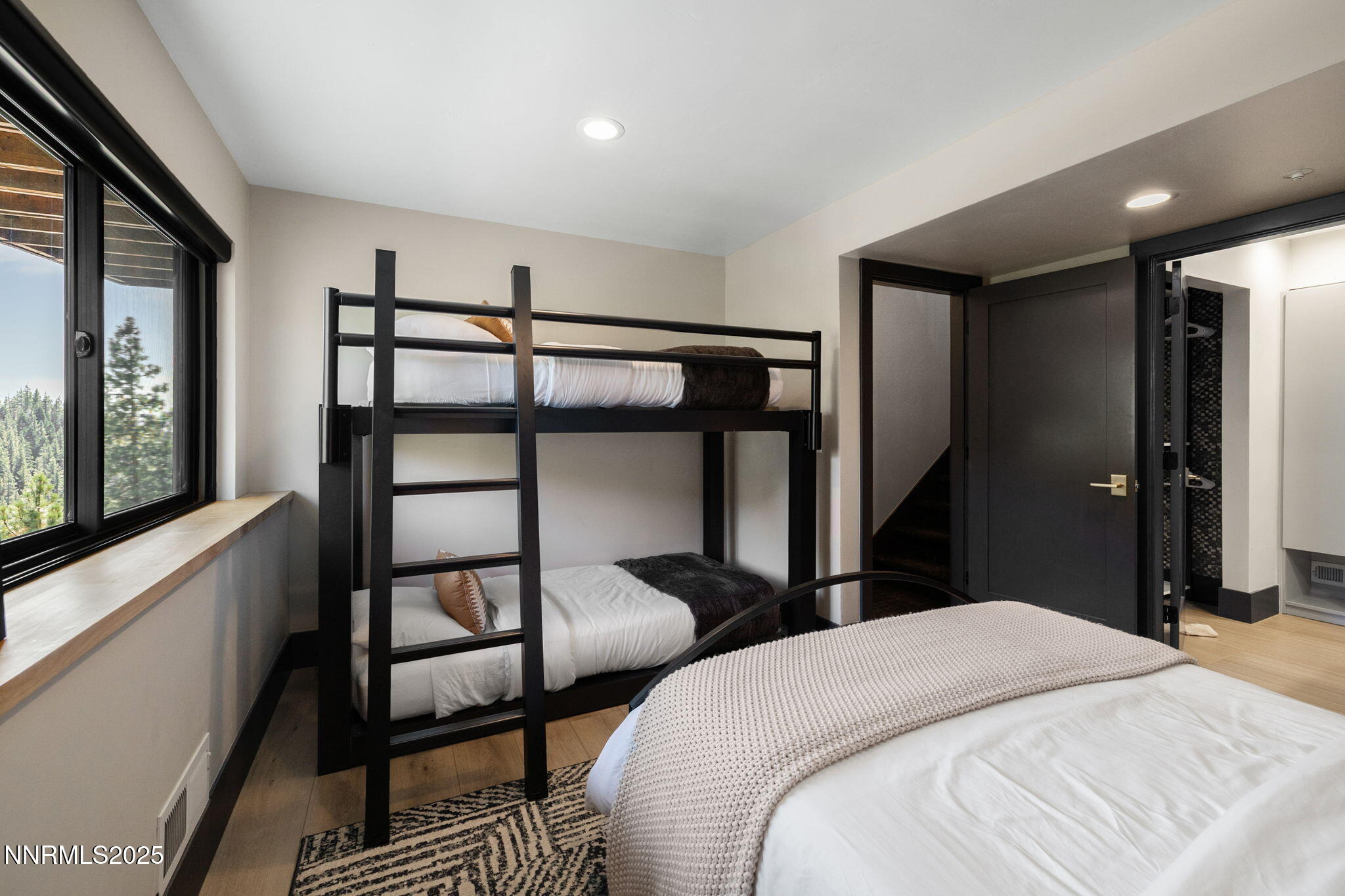 10-web-or-mls-400 Fairview-13