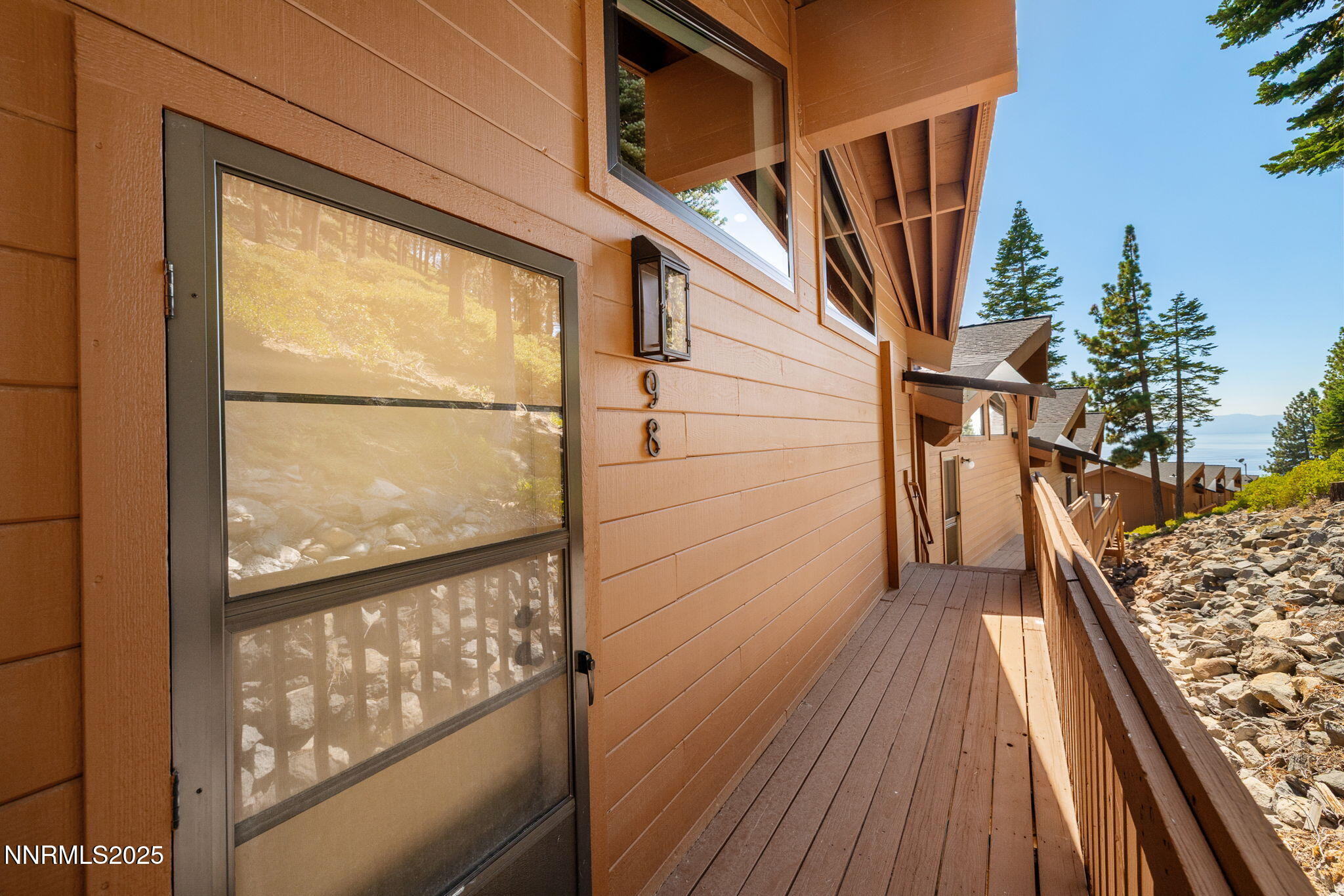 23-web-or-mls-400 Fairview-24