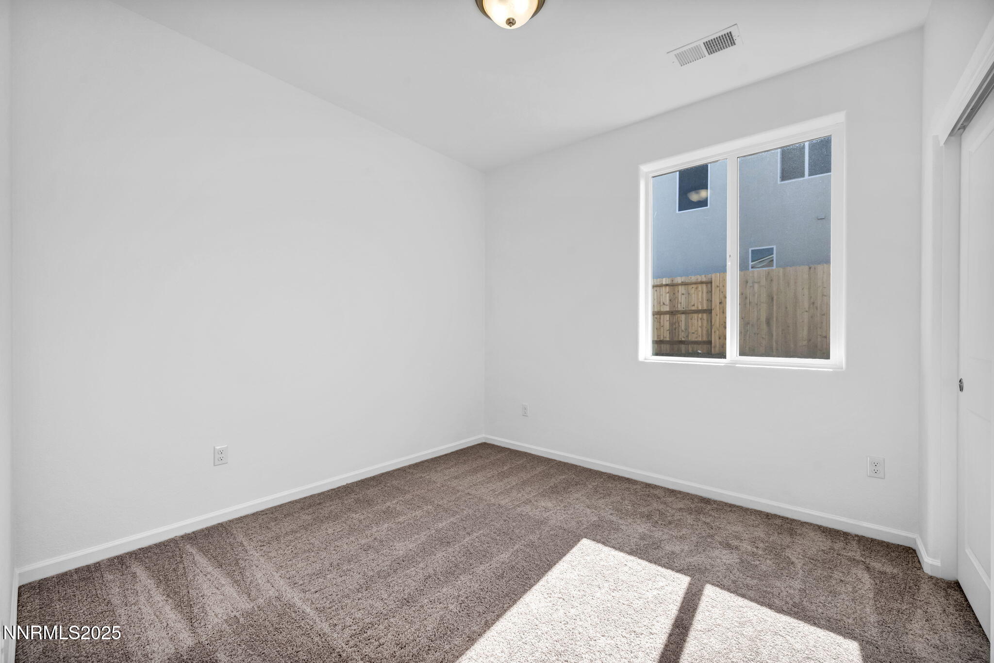 28-web-or-mls-700-kess-way