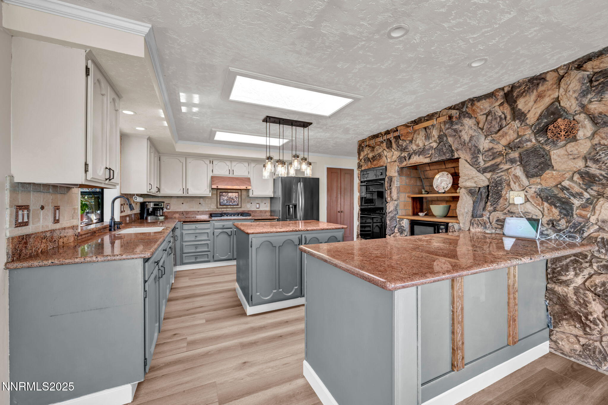 70-web-or-mls-3495-w-plumb-ln