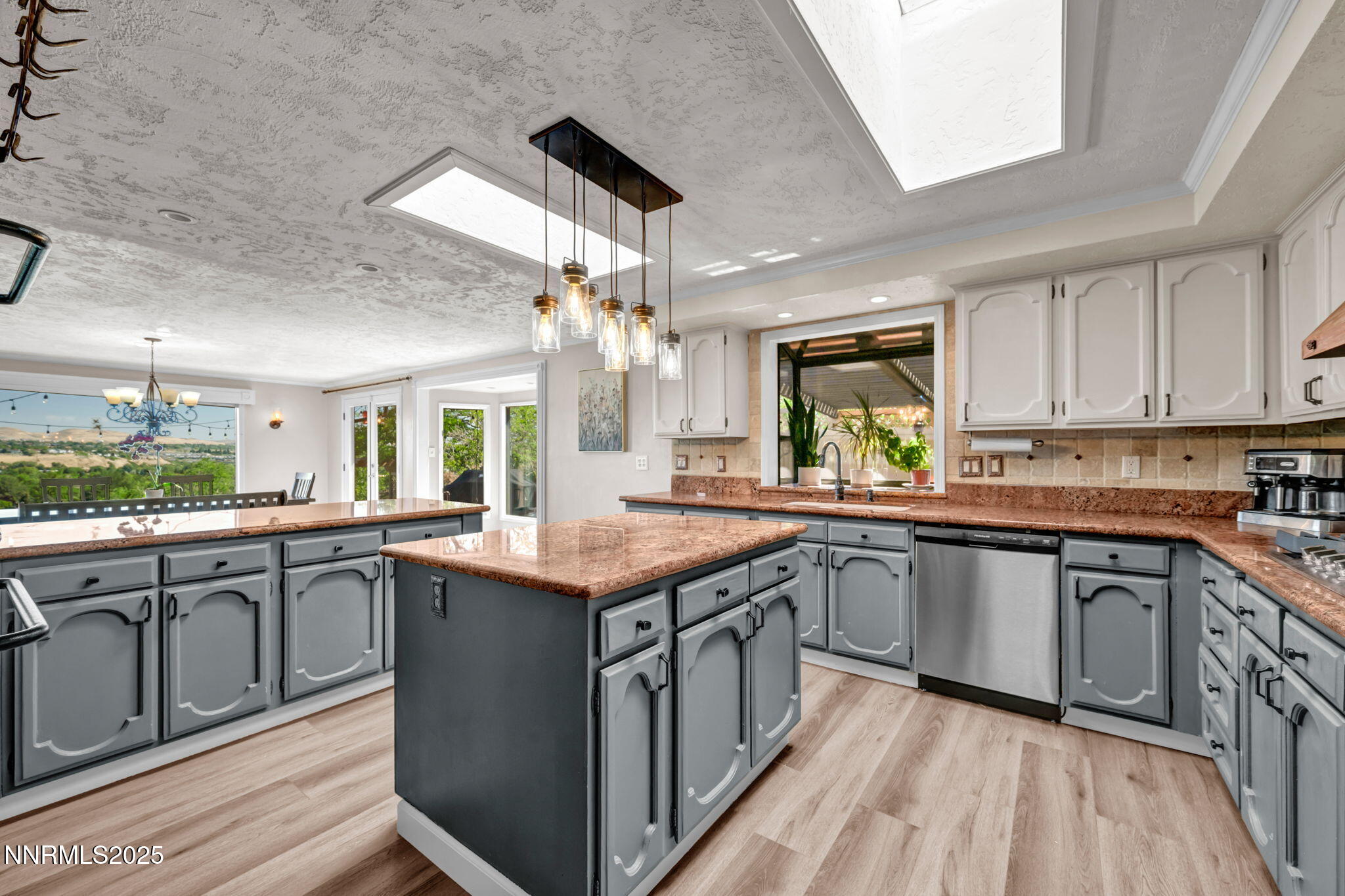 68-web-or-mls-3495-w-plumb-ln