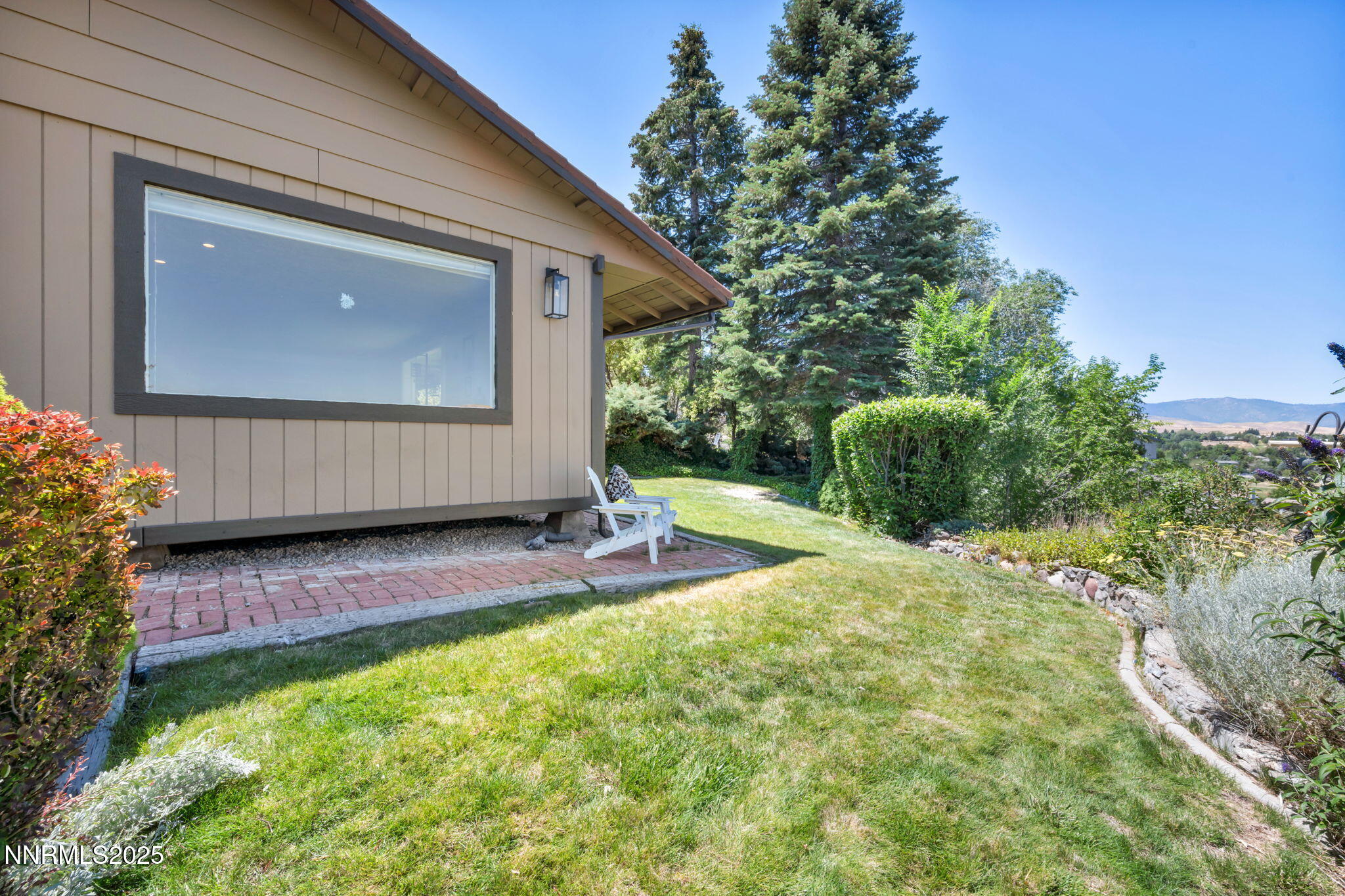 8-web-or-mls-3495-w-plumb-ln