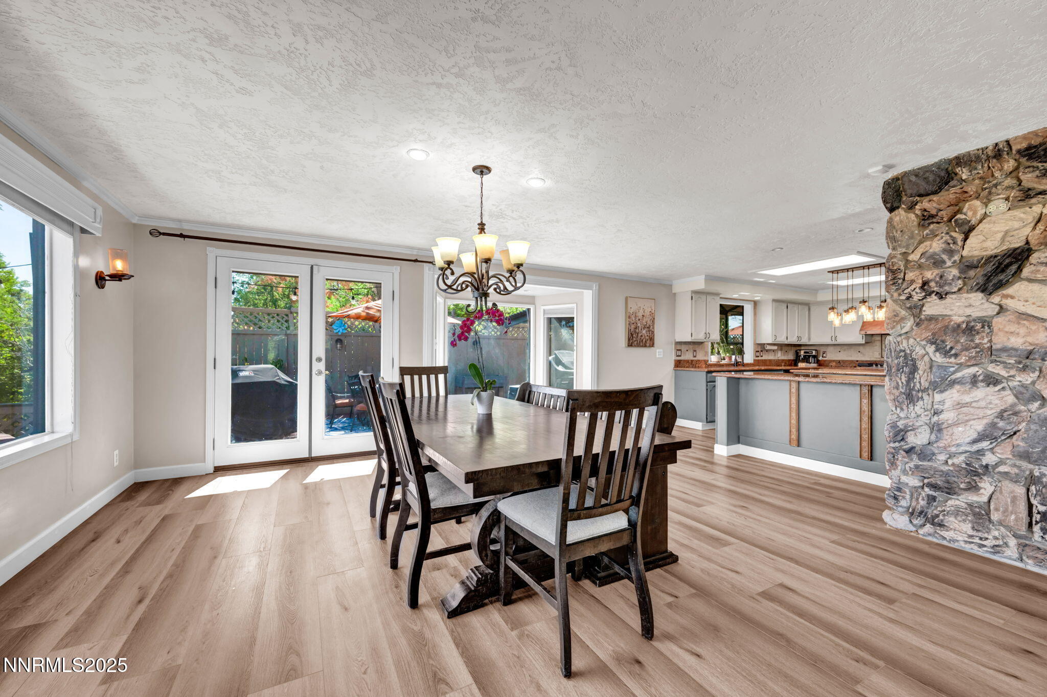 76-web-or-mls-3495-w-plumb-ln